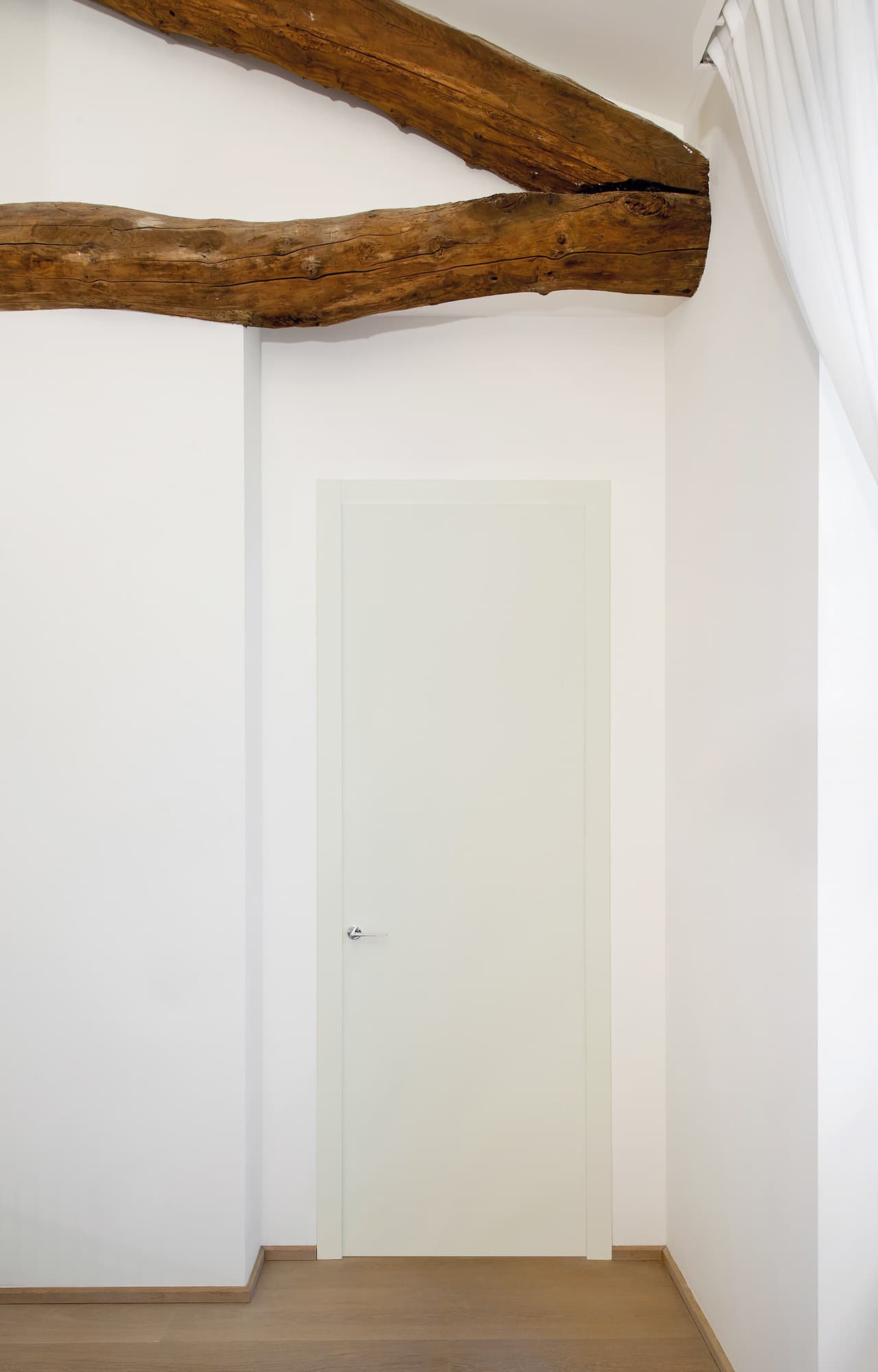 Viva Porte
V2
Hinged wooden door — 9