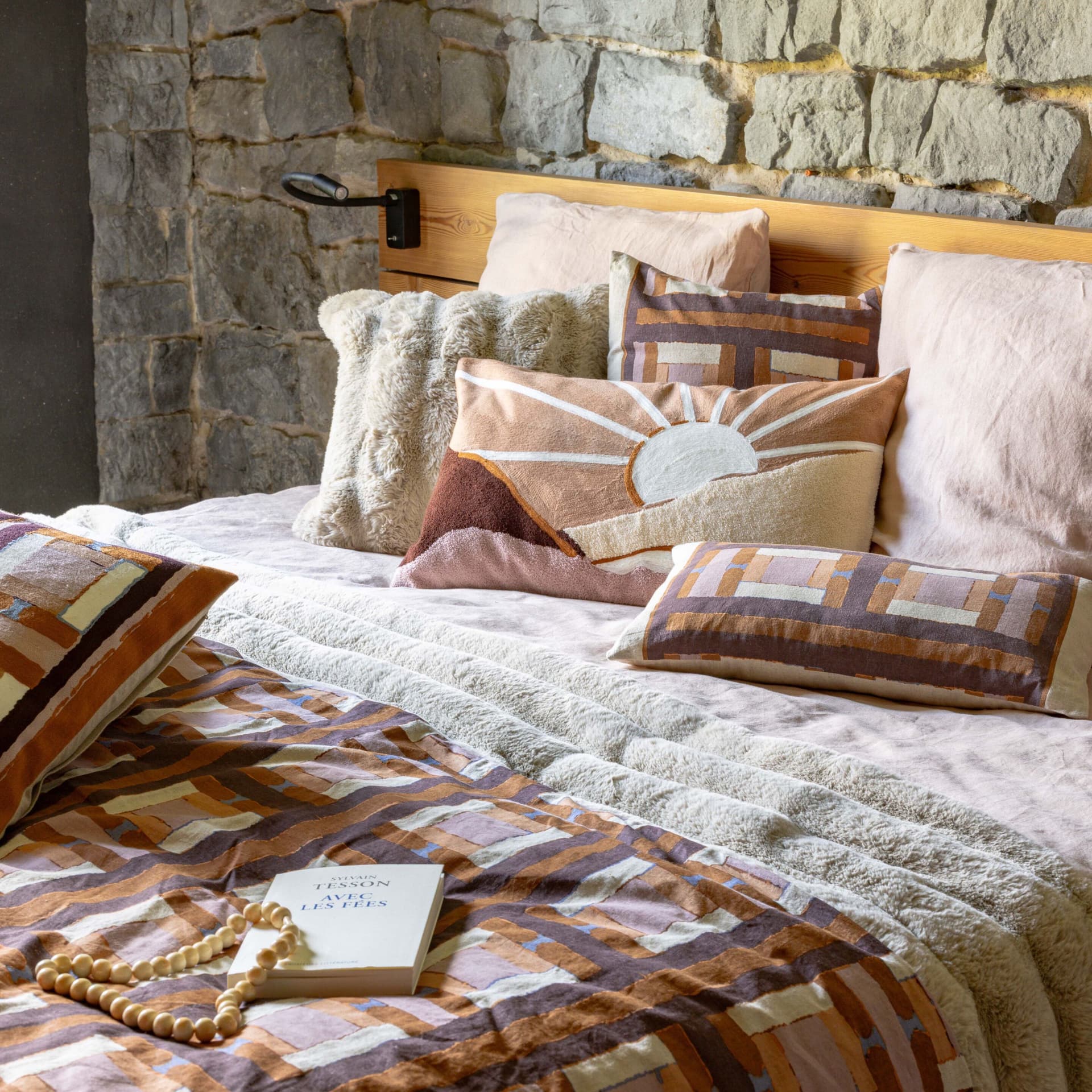 Vivaraise
ASTRID
Fake fur throw — 9