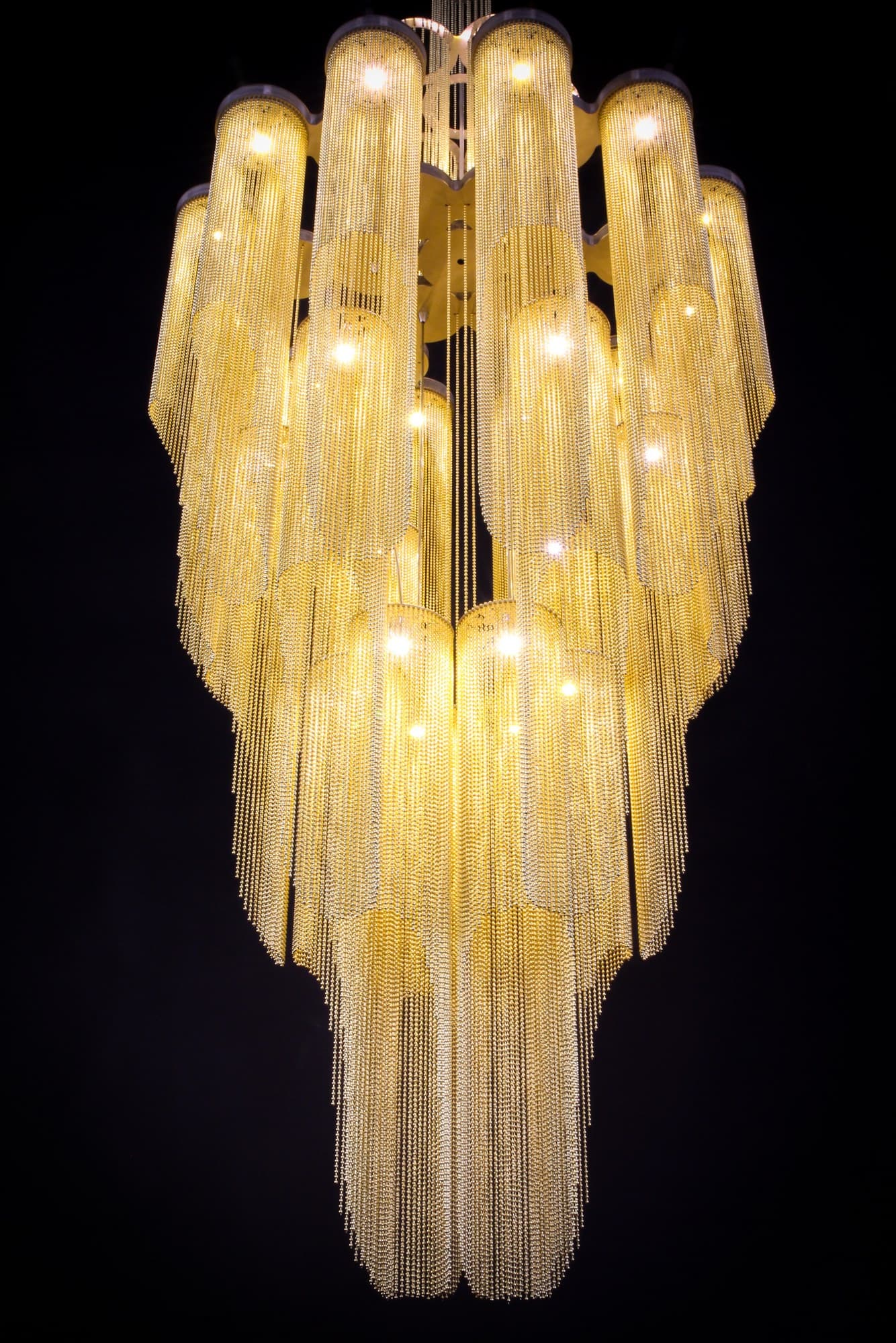 Willowlamp
WINDCHIME
Chandelier — 2