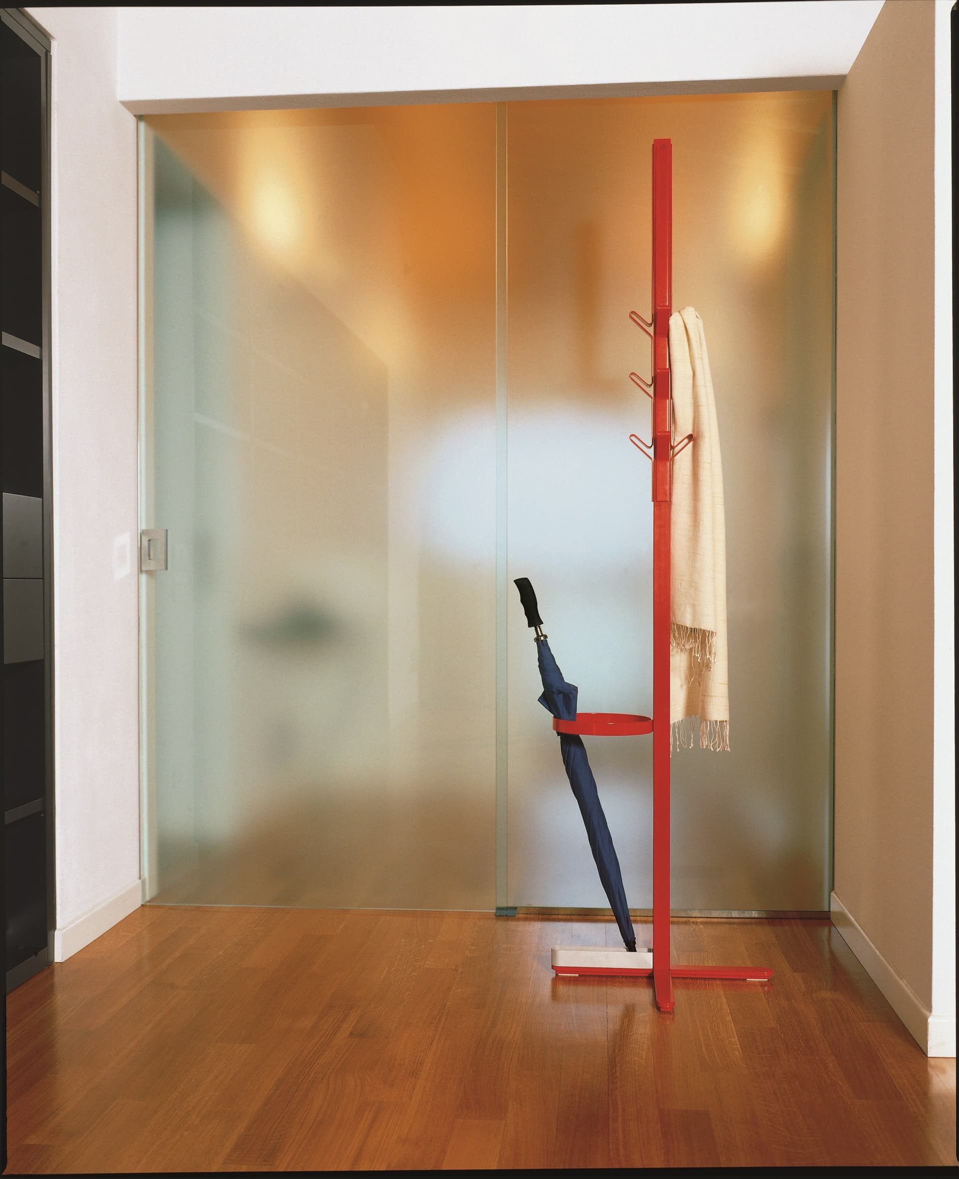 YDF
DIDI TERRA
Metal coat stand — 3