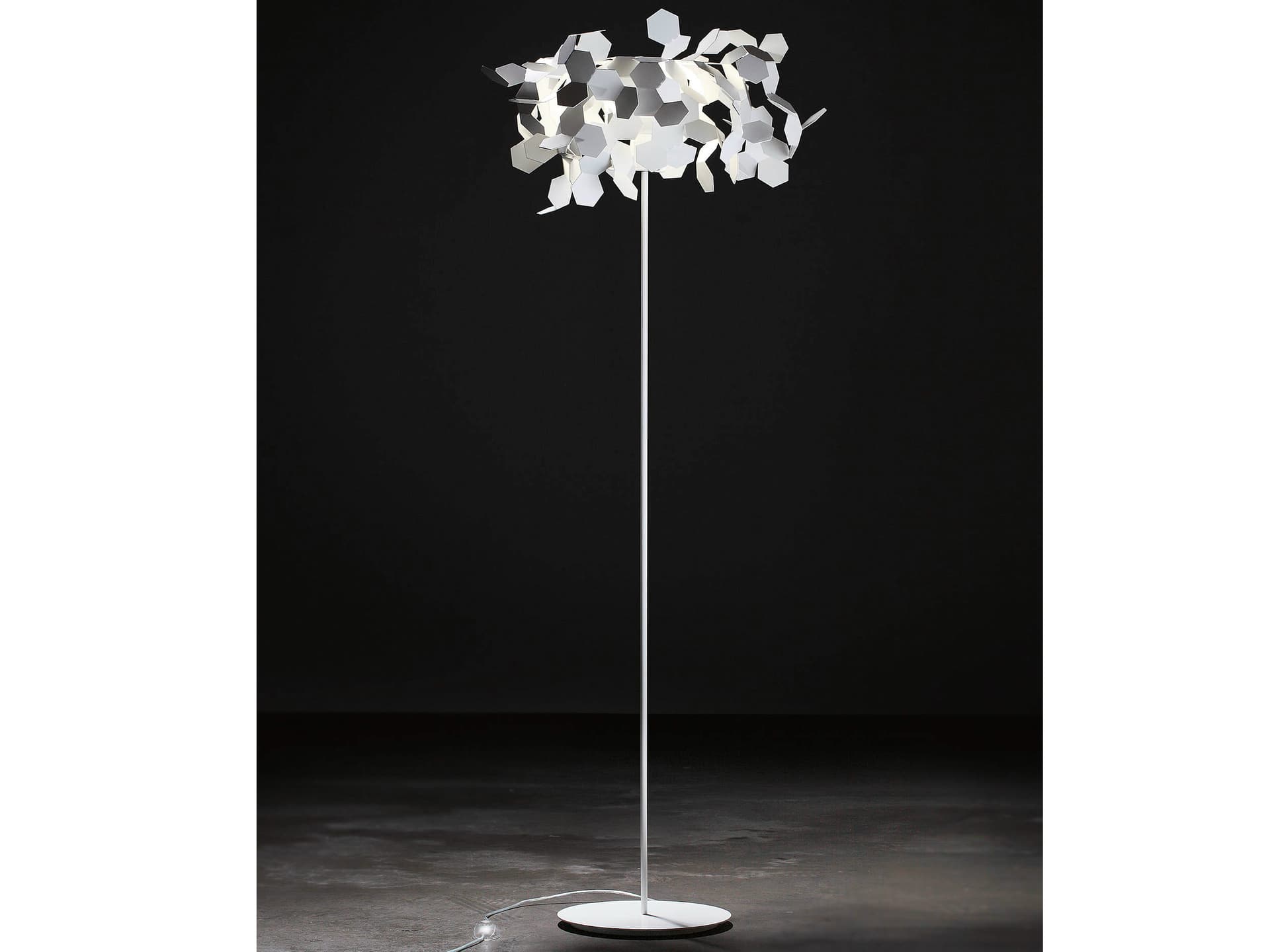 ZAVA
ANDROMEDA
Metal floor lamp — 3