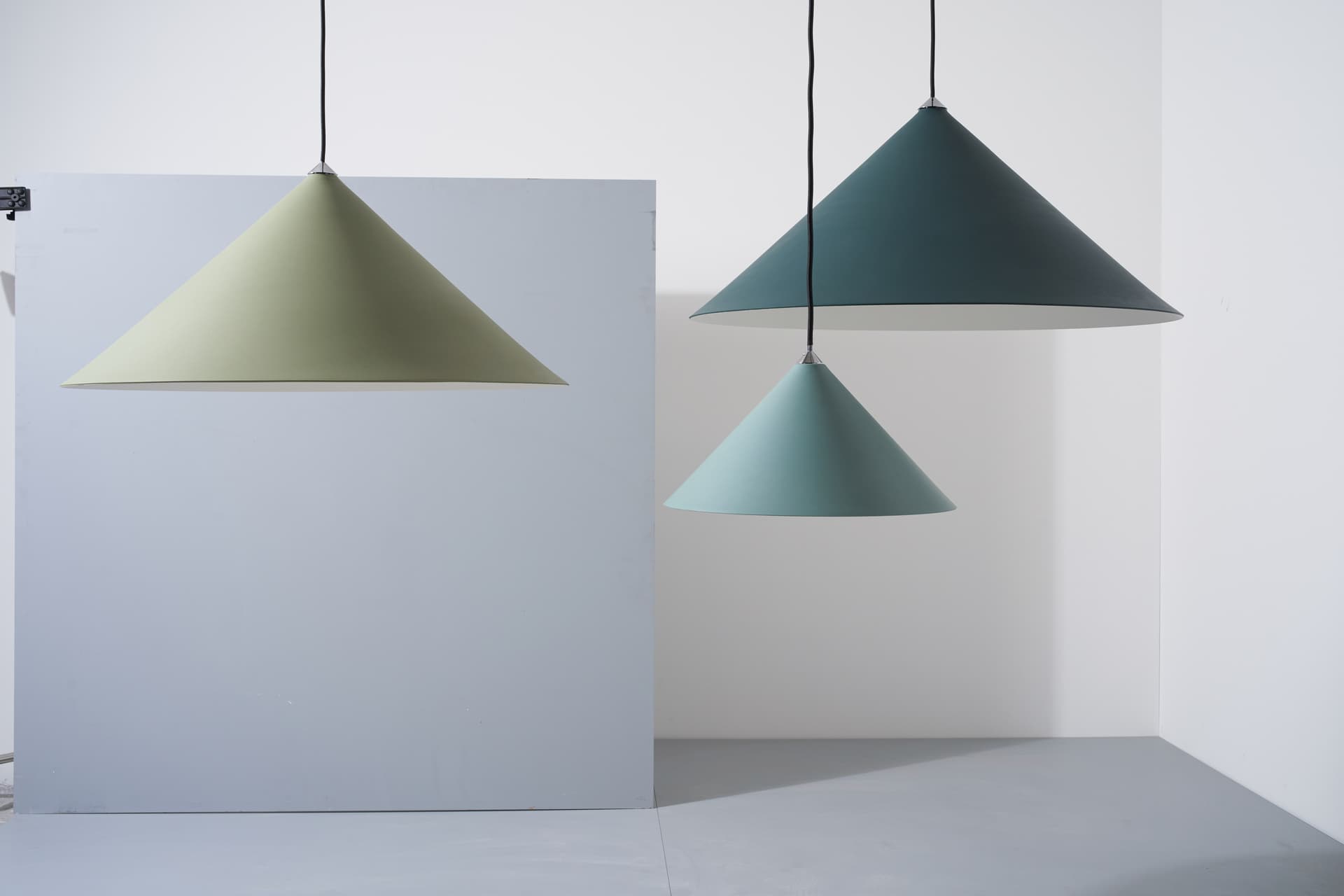 ZAVA
JEENA A
Iron pendant lamp — 3