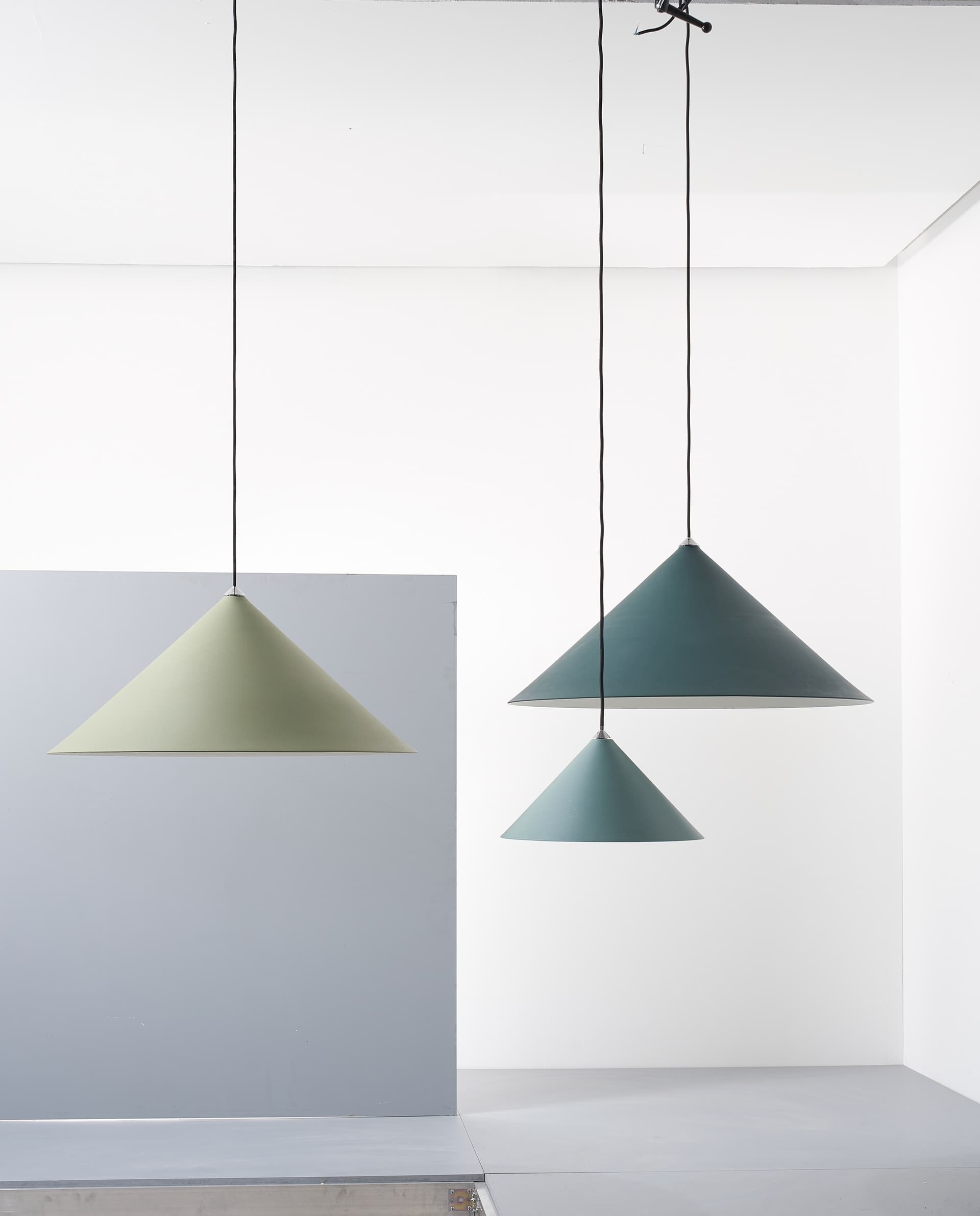 ZAVA
JEENA A
Iron pendant lamp — 4