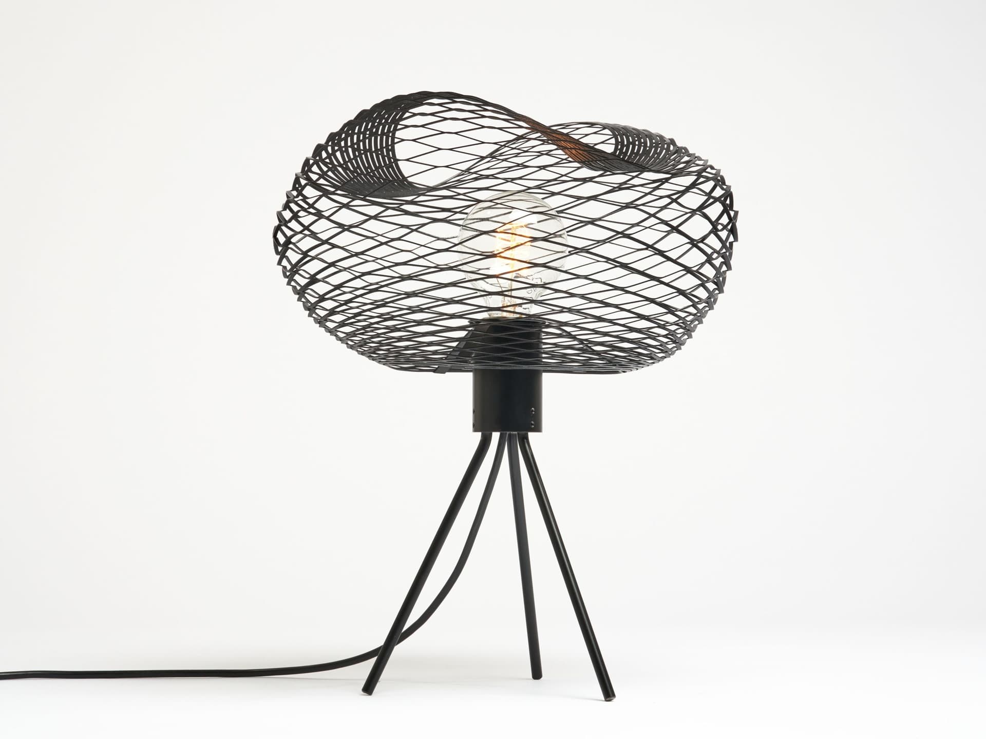 ZAVA
NET
Iron table lamp — 1