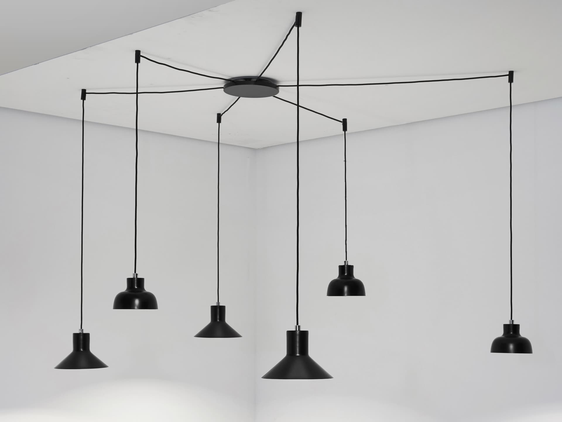 ZAVA
RAGI-T
Brass pendant lamp — 1