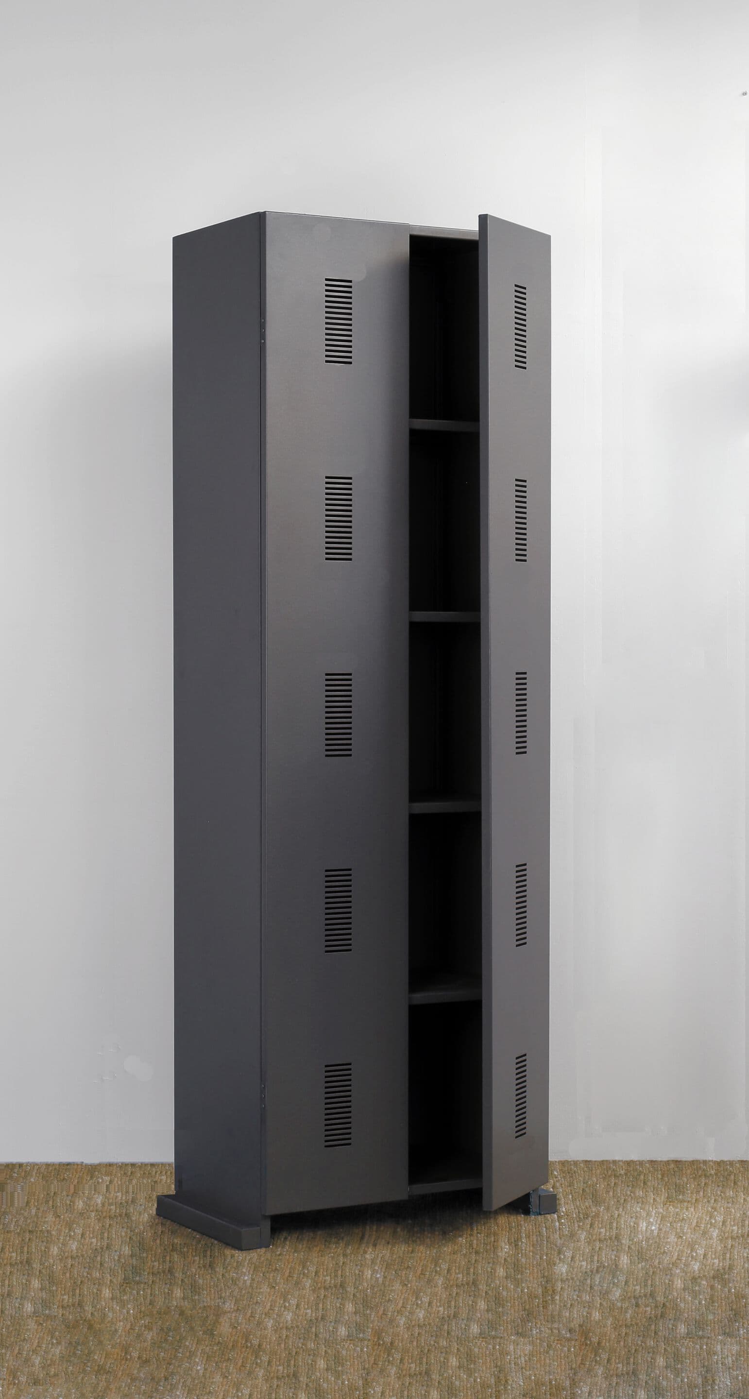 Zeus
ALFIERE
Metal wardrobe — 2