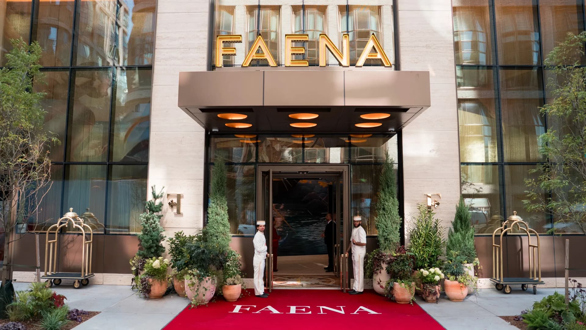 Театральный максимализм Faena New York — Фото 1 Театральный максимализм Faena New York — Фото 1