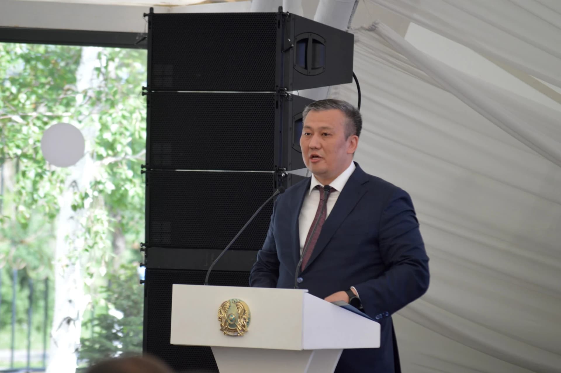 Директор Департамента градостроительной и жилищно-коммунальной политики Министерства промышленности и строительства РК Руслан Лепесов разъясняет механизмы комплексной градостроительной экспертизы и принципы системного управления развитием территорий в рамках нового Строительного кодекса. Директор Департамента градостроительной и жилищно-коммунальной политики Министерства промышленности и строительства РК Руслан Лепесов разъясняет механизмы комплексной градостроительной экспертизы и принципы системного управления развитием территорий в рамках нового Строительного кодекса.
