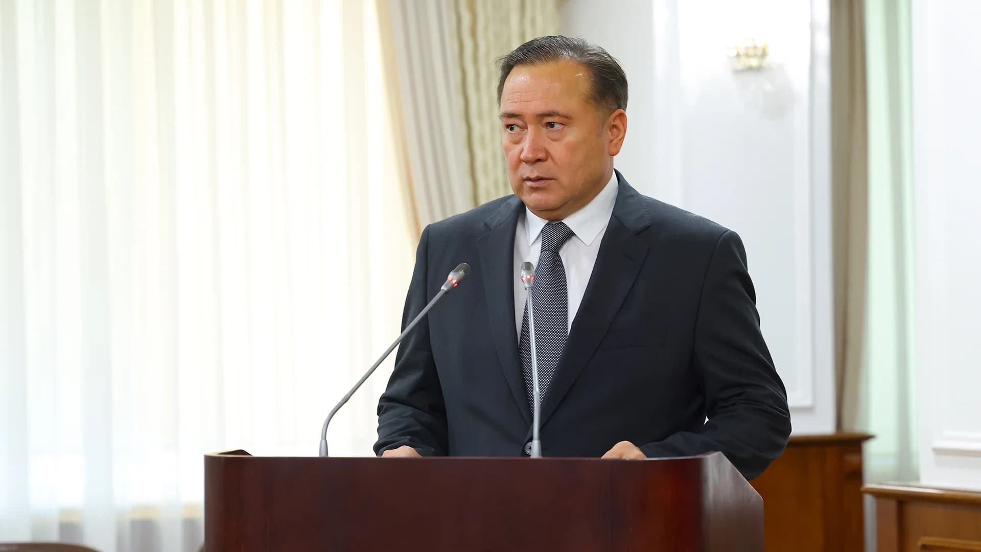 Вице-министр энергетики Ерлан Акбаров доложил о завершении реконструкции 352 километров тепловых сетей. Вице-министр энергетики Ерлан Акбаров доложил о завершении реконструкции 352 километров тепловых сетей.