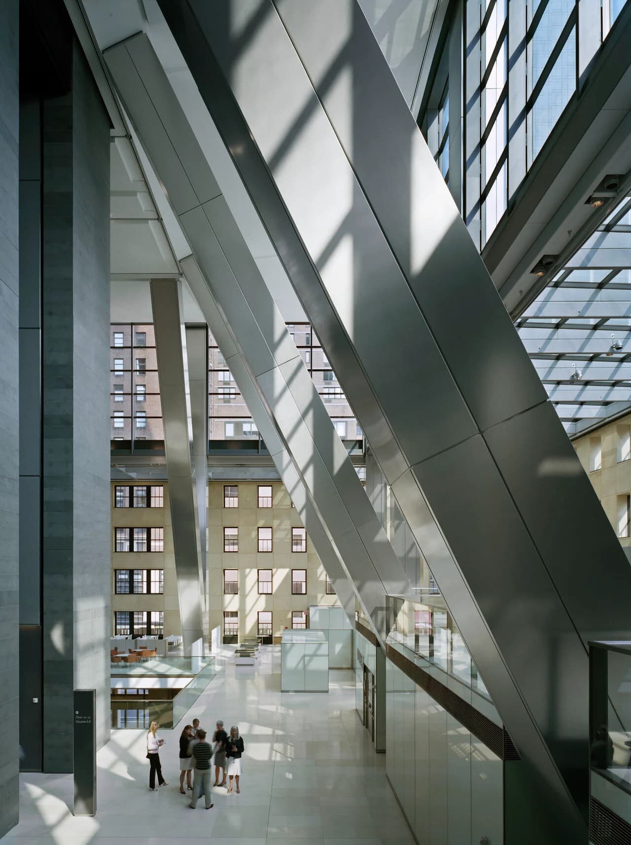 Foster + Partners празднует 20-летие башни Hearst в Нью-Йорке — 2 Foster + Partners празднует 20-летие башни Hearst в Нью-Йорке — 2