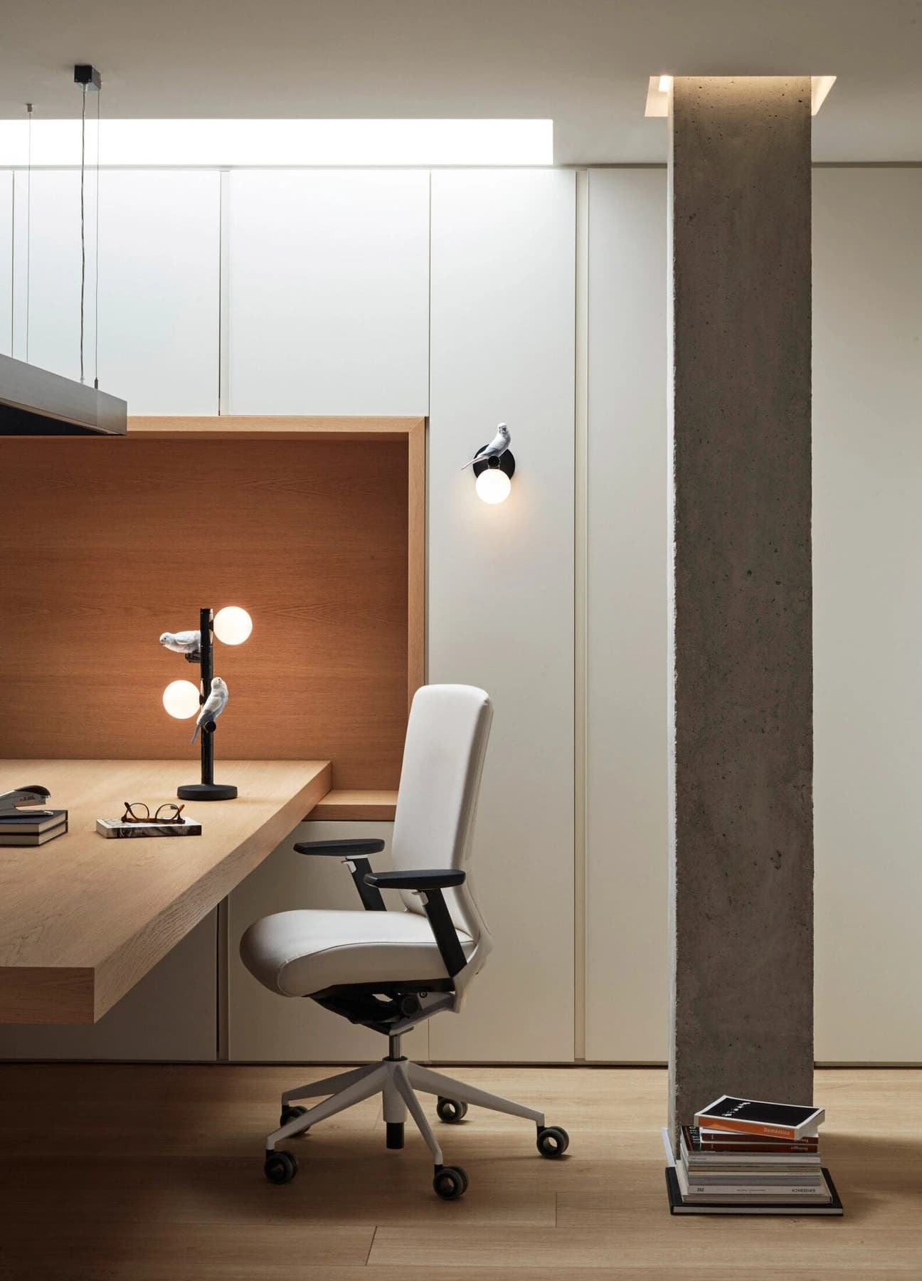 Parrot Table Lamp
