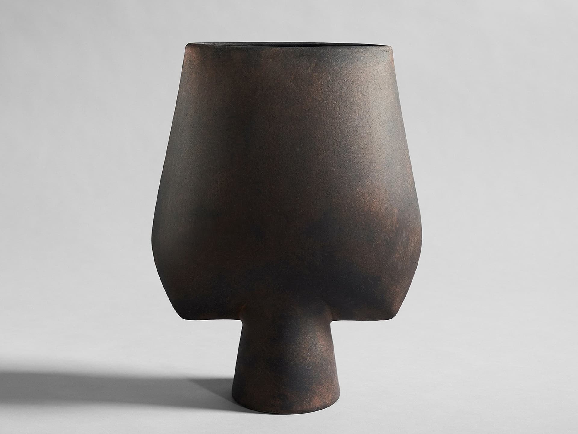 101 Copenhagen
SPHERE VASE SQUARE BIG
Ceramic vase