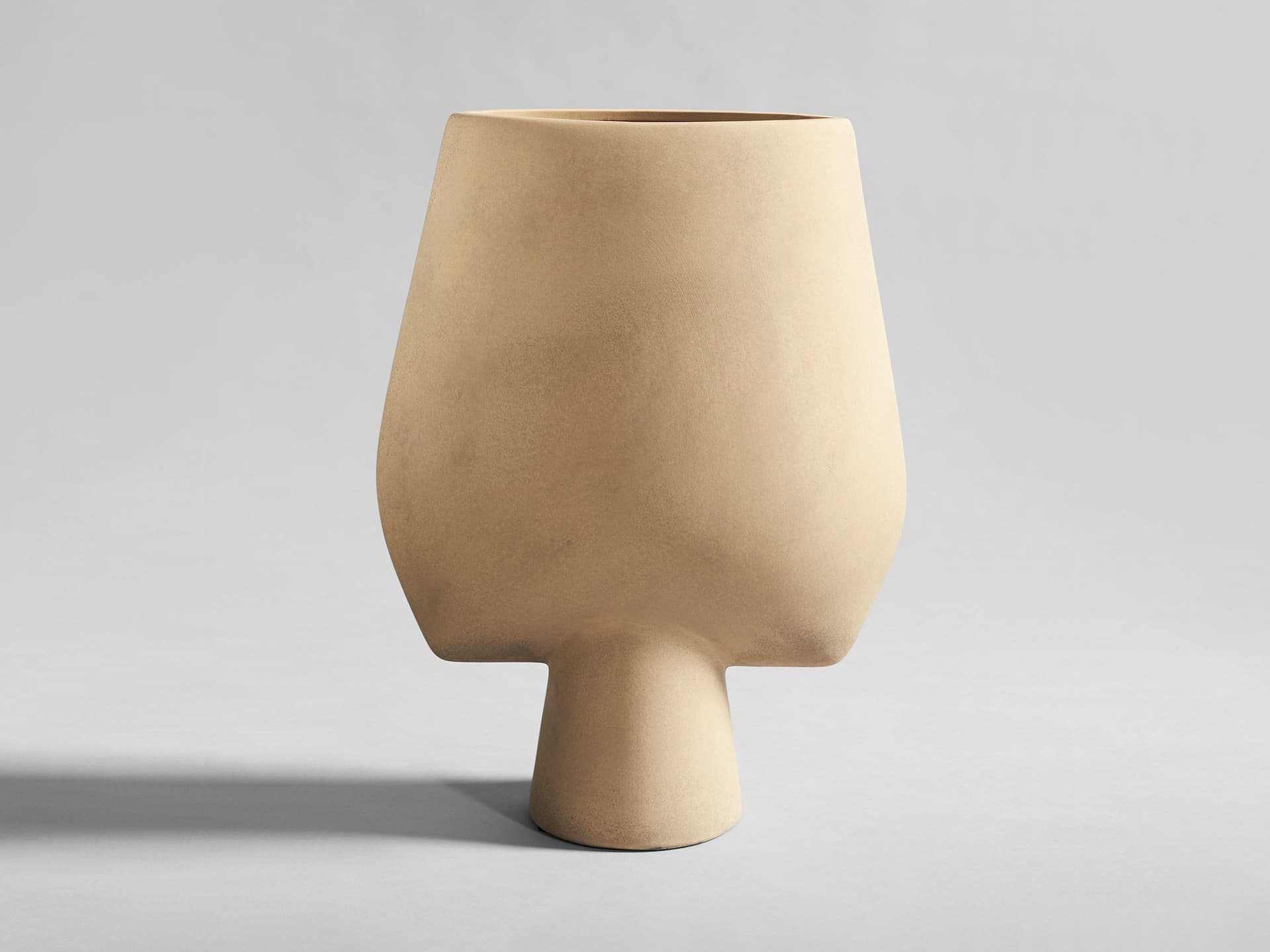 101 Copenhagen
SPHERE VASE SQUARE HEXA
Ceramic vase