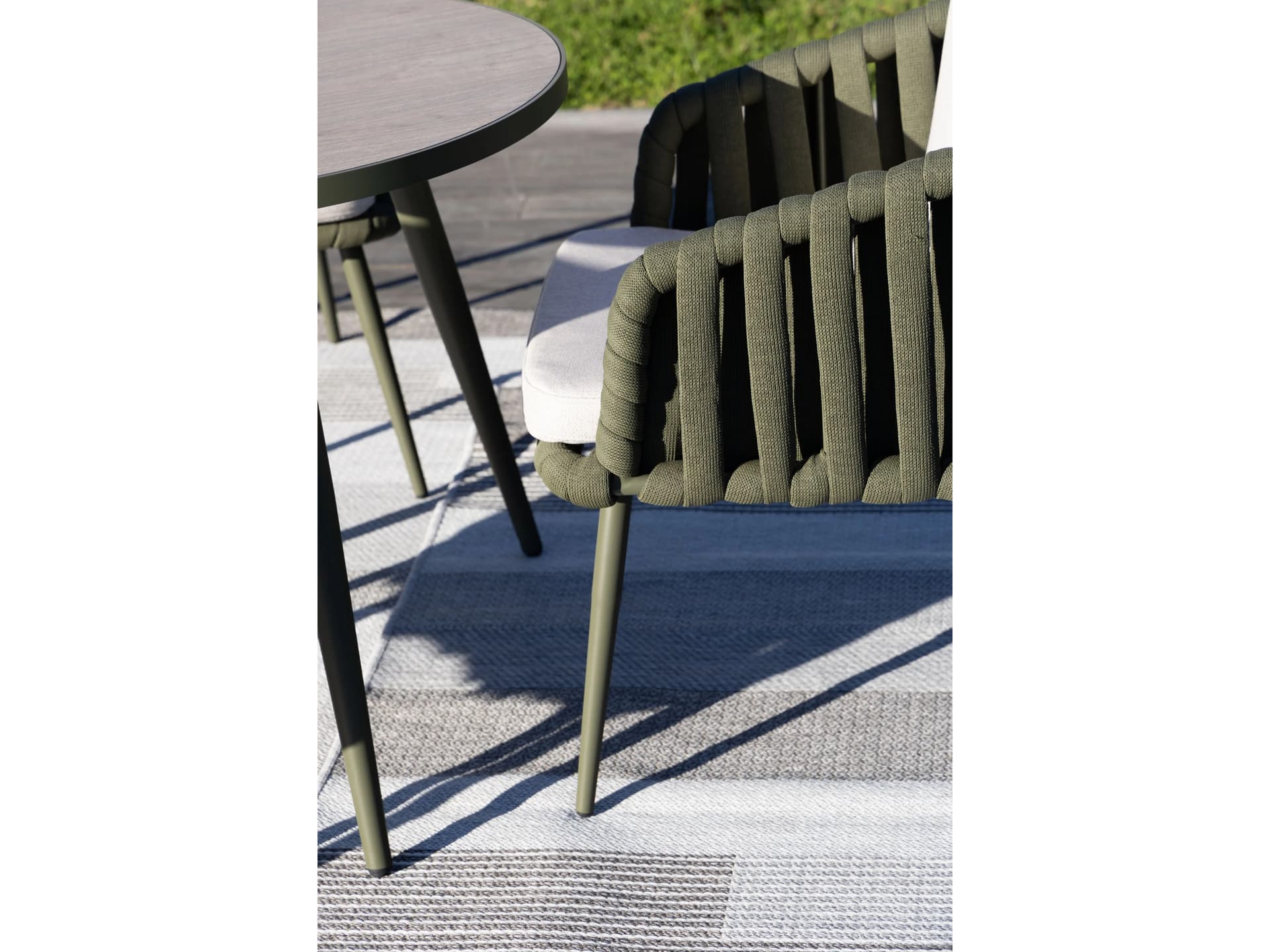 10Deka
LITUS DINING ARMCHAIR
Garden chair with armrests