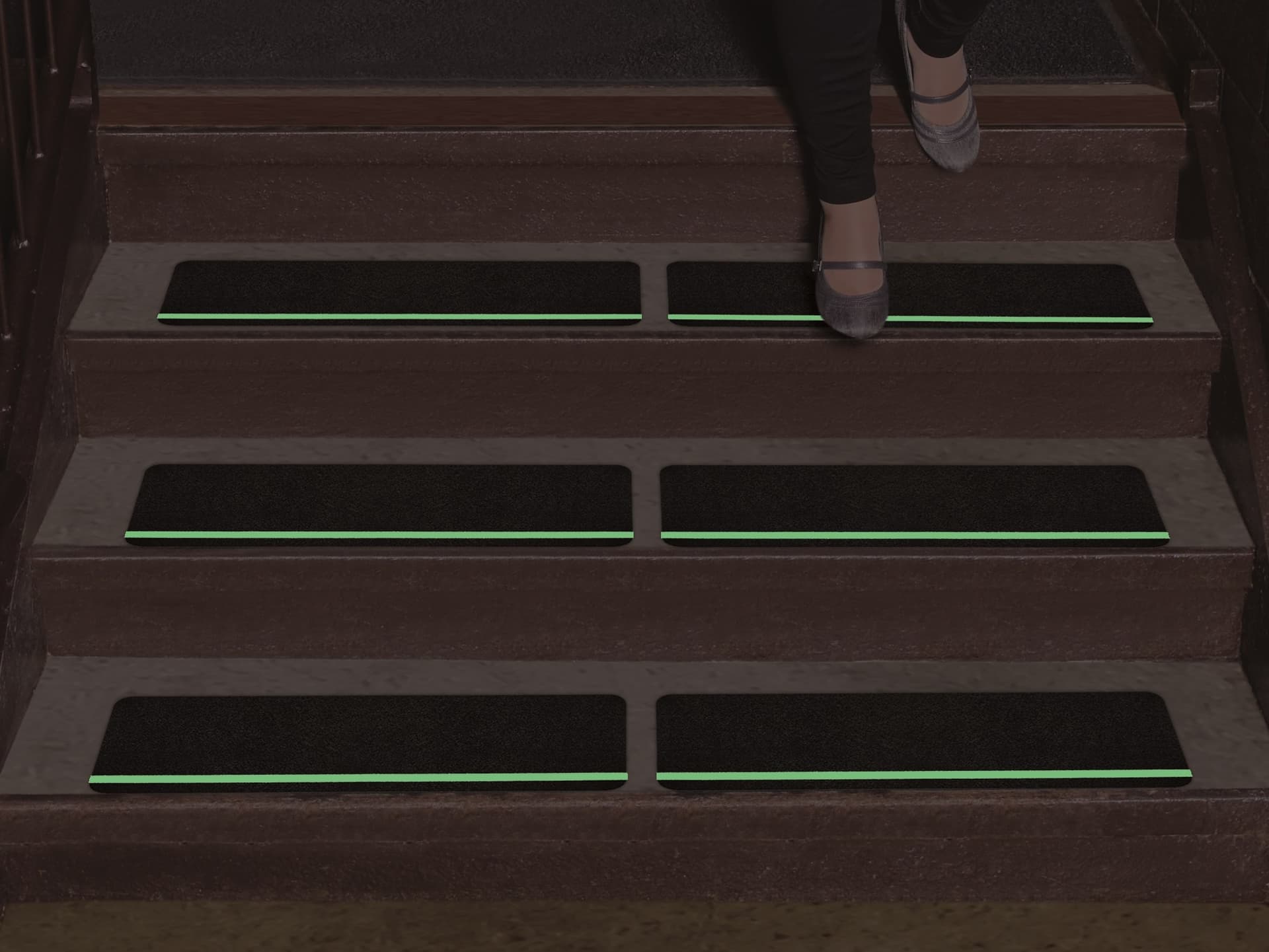 3M
SAFETY-WALK™ GENERAL PURPOSE 690
Non-slip treatment for flooring