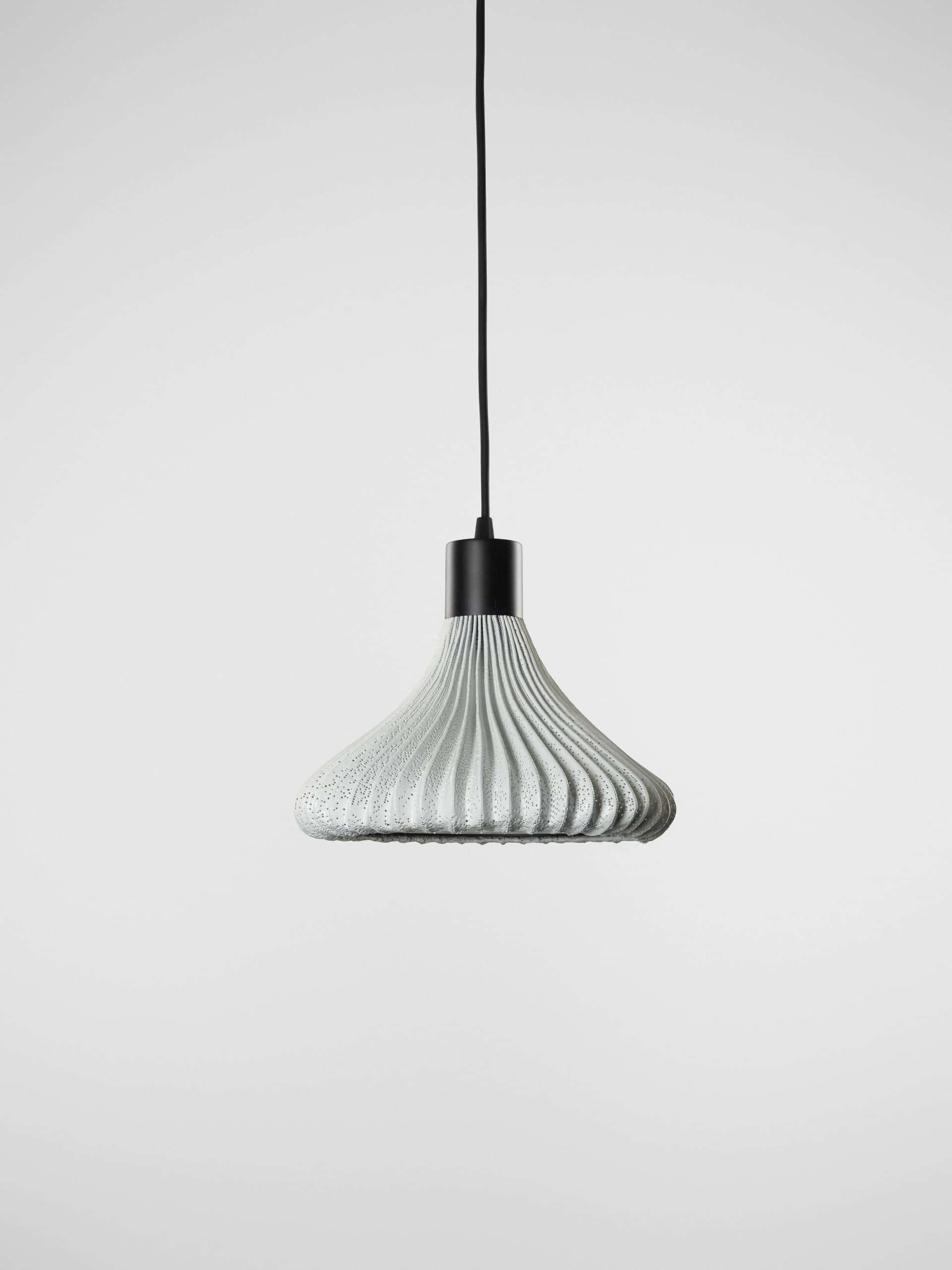 A-Emotional Light
INN MINI
Painted stainless steel mesh pendant lamp