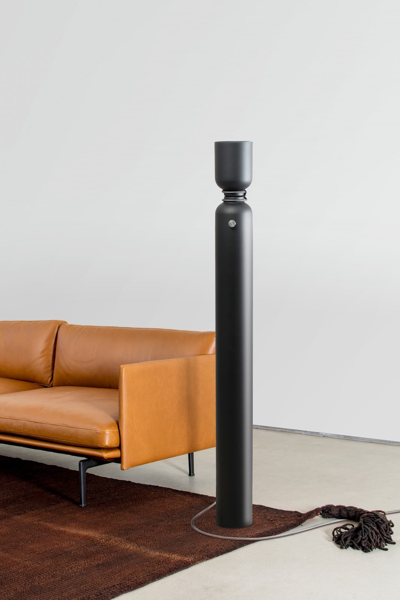 A-N-D
SPOTLIGHT VOLUMES
LED aluminium floor lamp