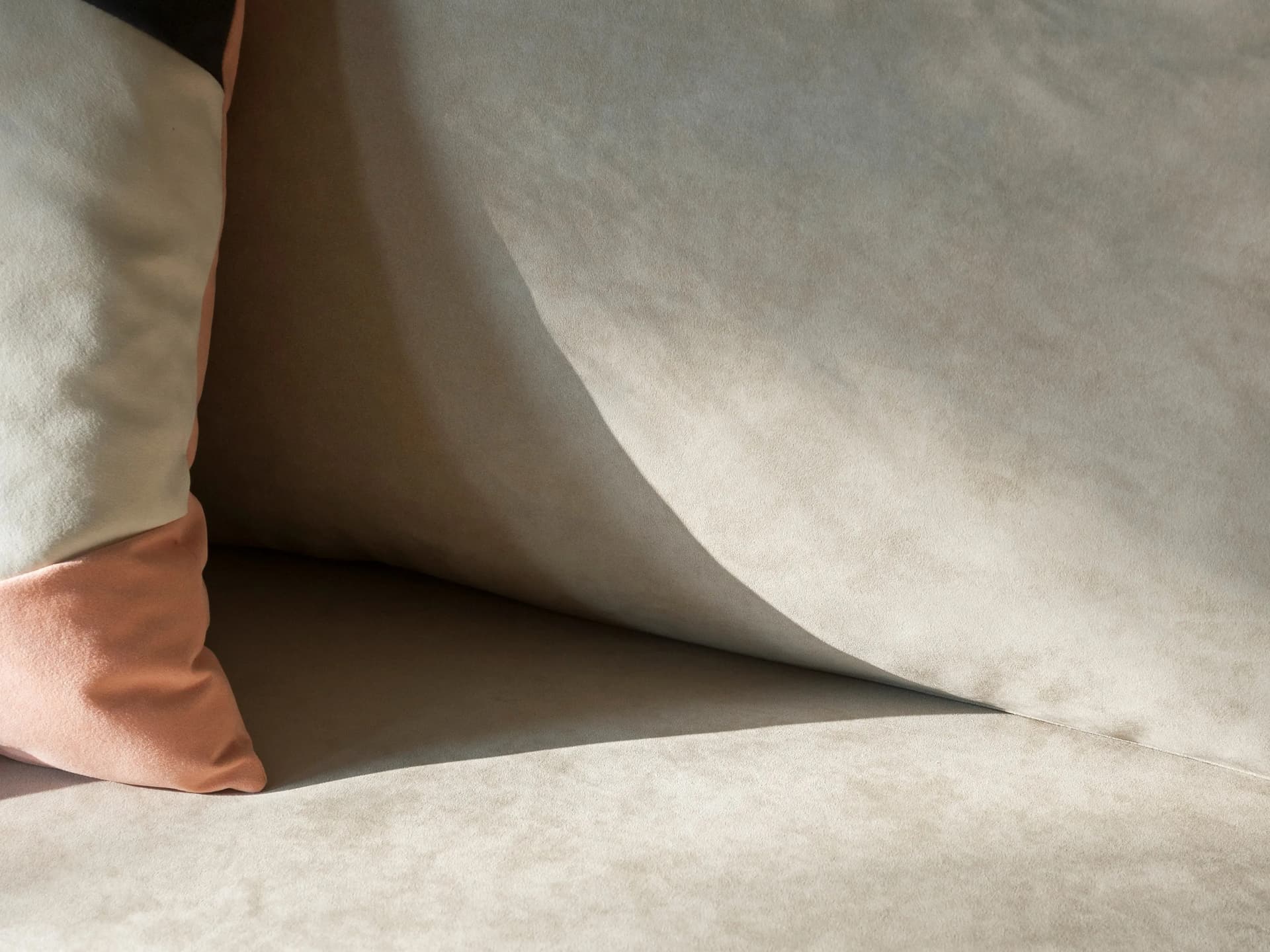 ALCANTARA
ALCANTARA® Avant 5466
Alcantara®