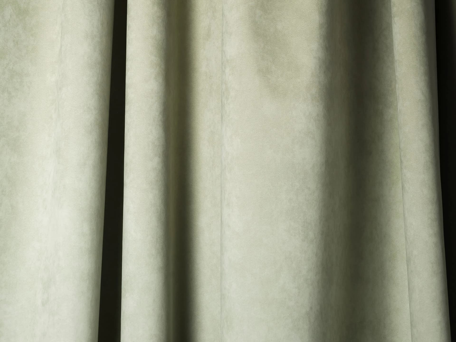 ALCANTARA
ALCANTARA® Bord FR 5056
Alcantara®