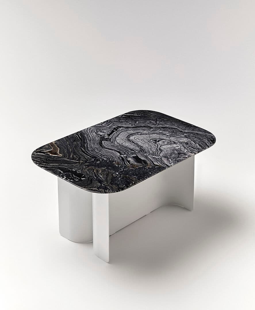 Alexandra
KENTIA
Glass and iron coffee table