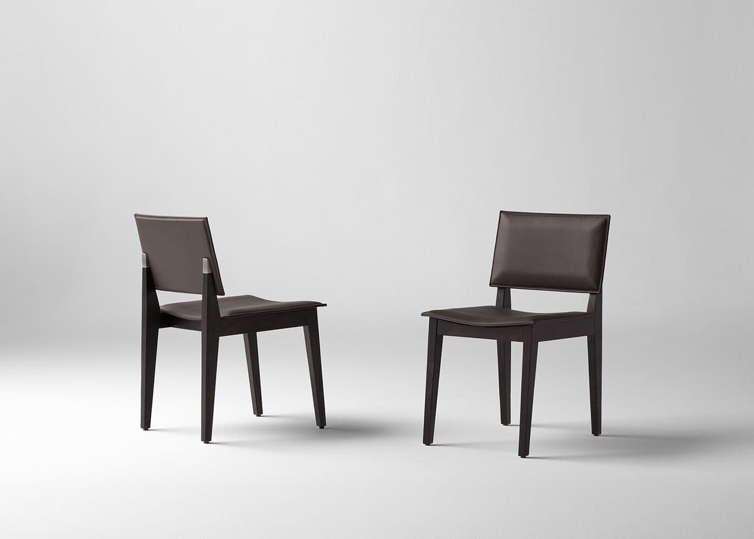 Alexandra
TEMPO
Leather chair without armrests