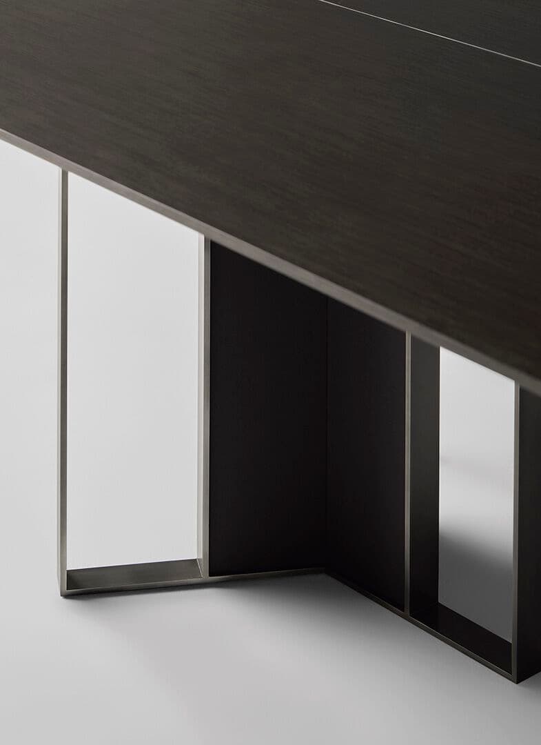 Alexandra
TEMPO
Rectangular wooden table