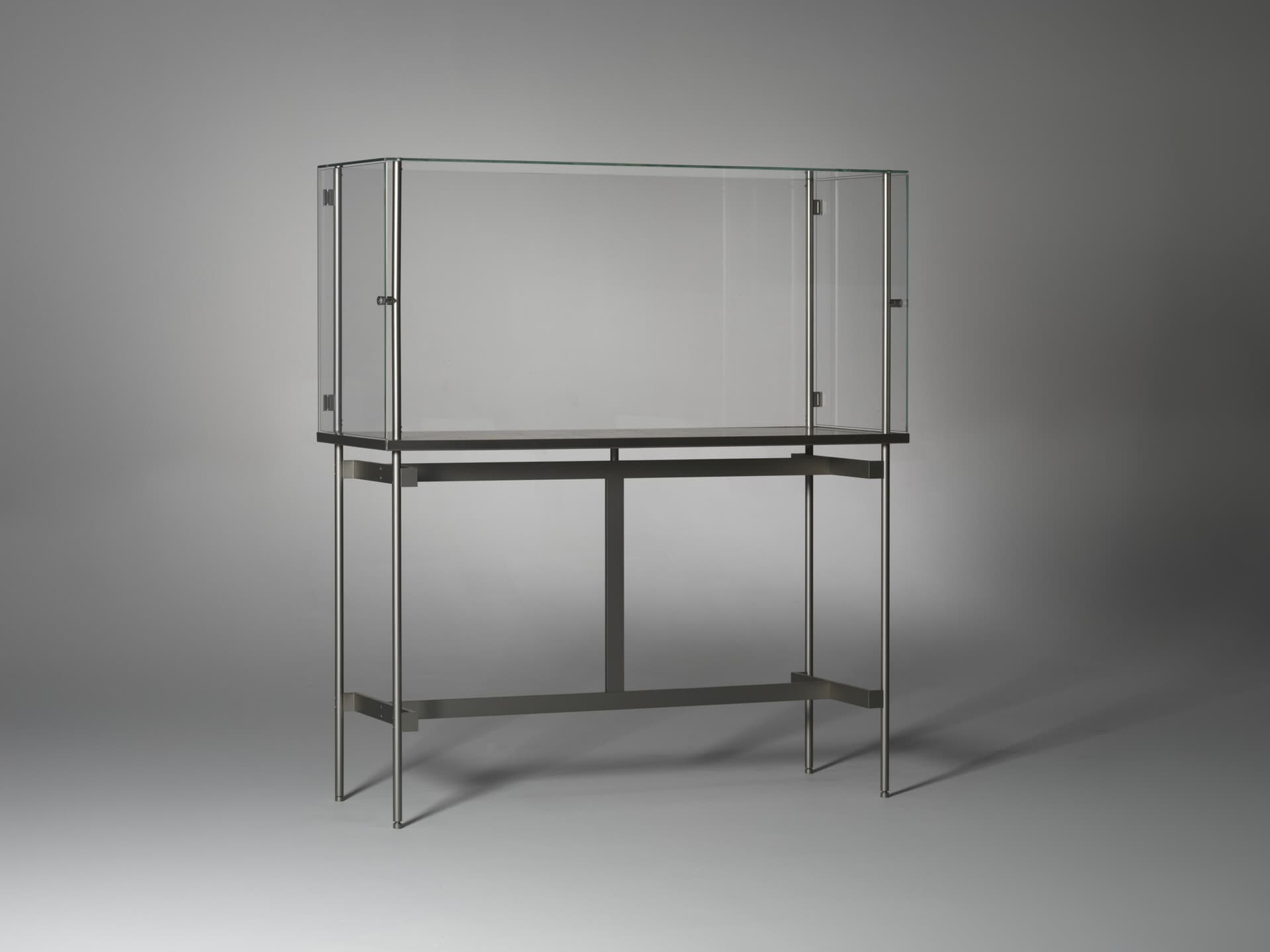 Alinea Design Objects
VISIBILE M & W
Glass and steel display cabinet
