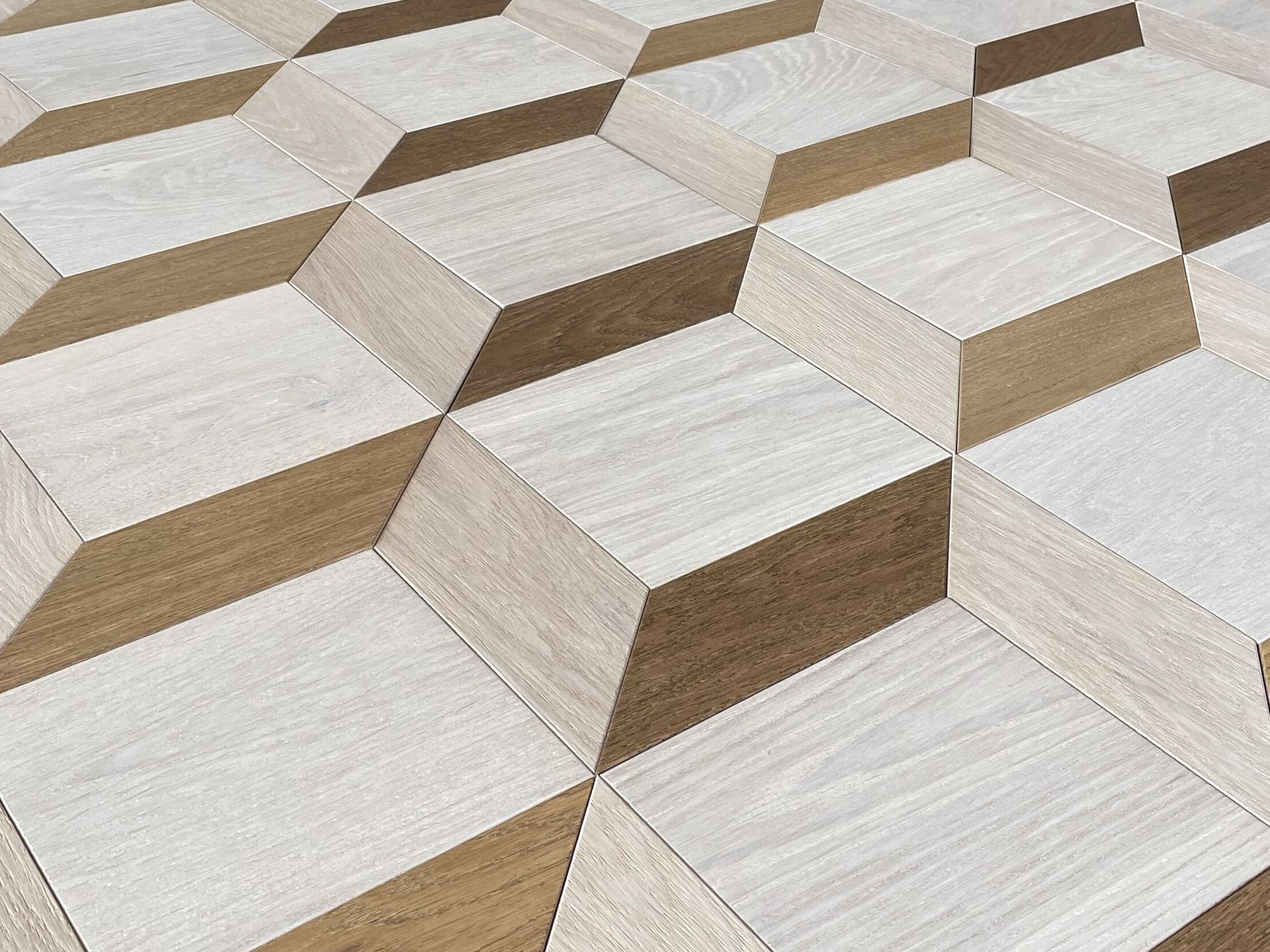 Alma by Giorio
RUBIK
2 layers brushed wooden parquet