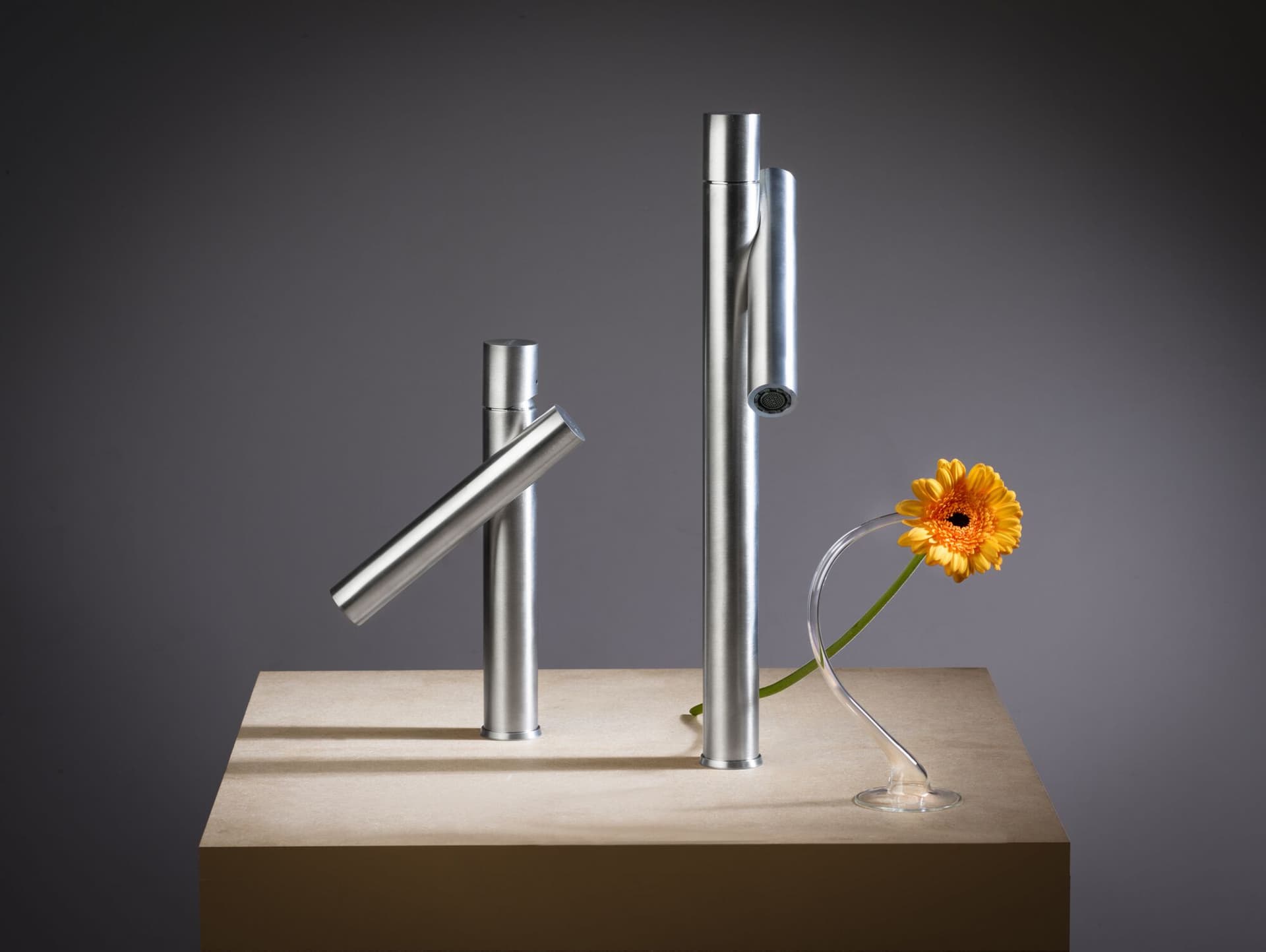 Ama Luxury Shower
STELLA
Countertop stainless steel washbasin mixer