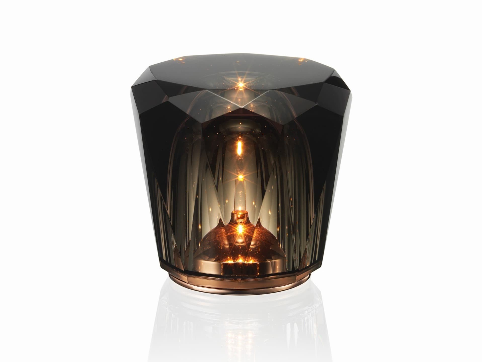 Ambientec
XTAL ACRUX/ DARK GRAY
LED cordless crystal table lamp with USB charging