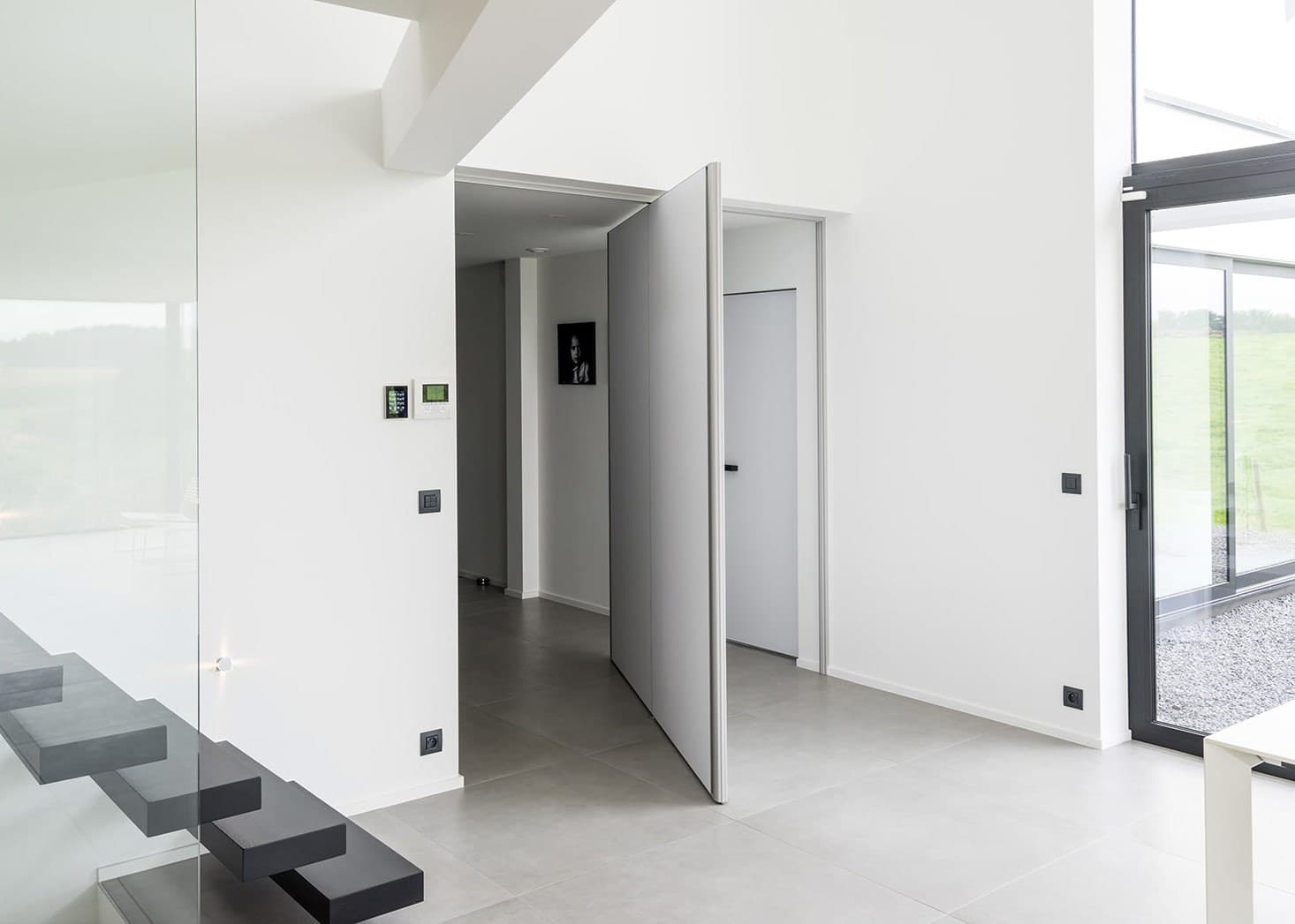 Anyway Doors
SVD
HPL central axis pivot door