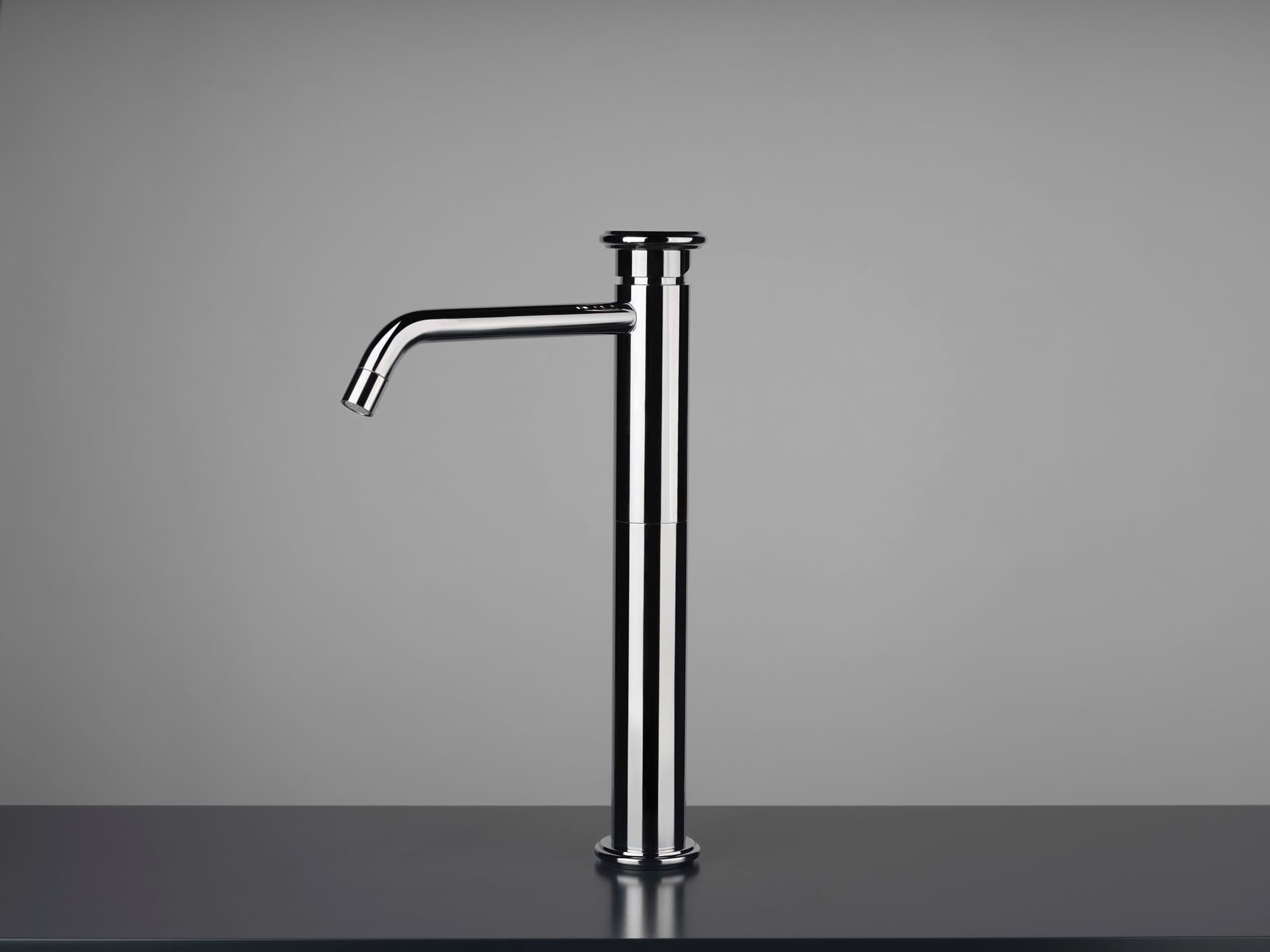 AQUAELITE
INSTILE
Countertop High brass washbasin mixer