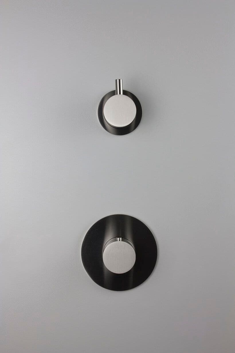AQUAELITE
METAL 316
Thermostatic stainless steel shower mixer