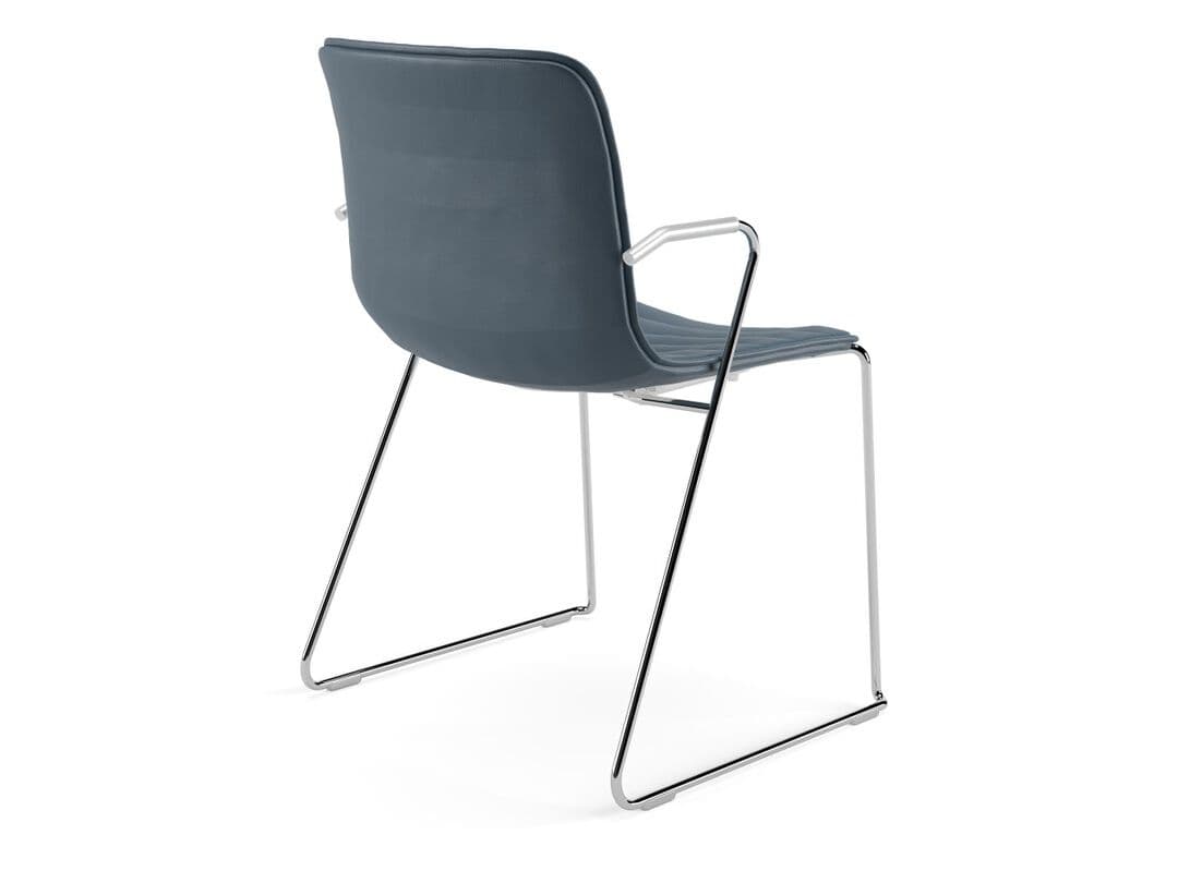 Arper
CATIFA (RE) 46
Sled base leather chair with armrests