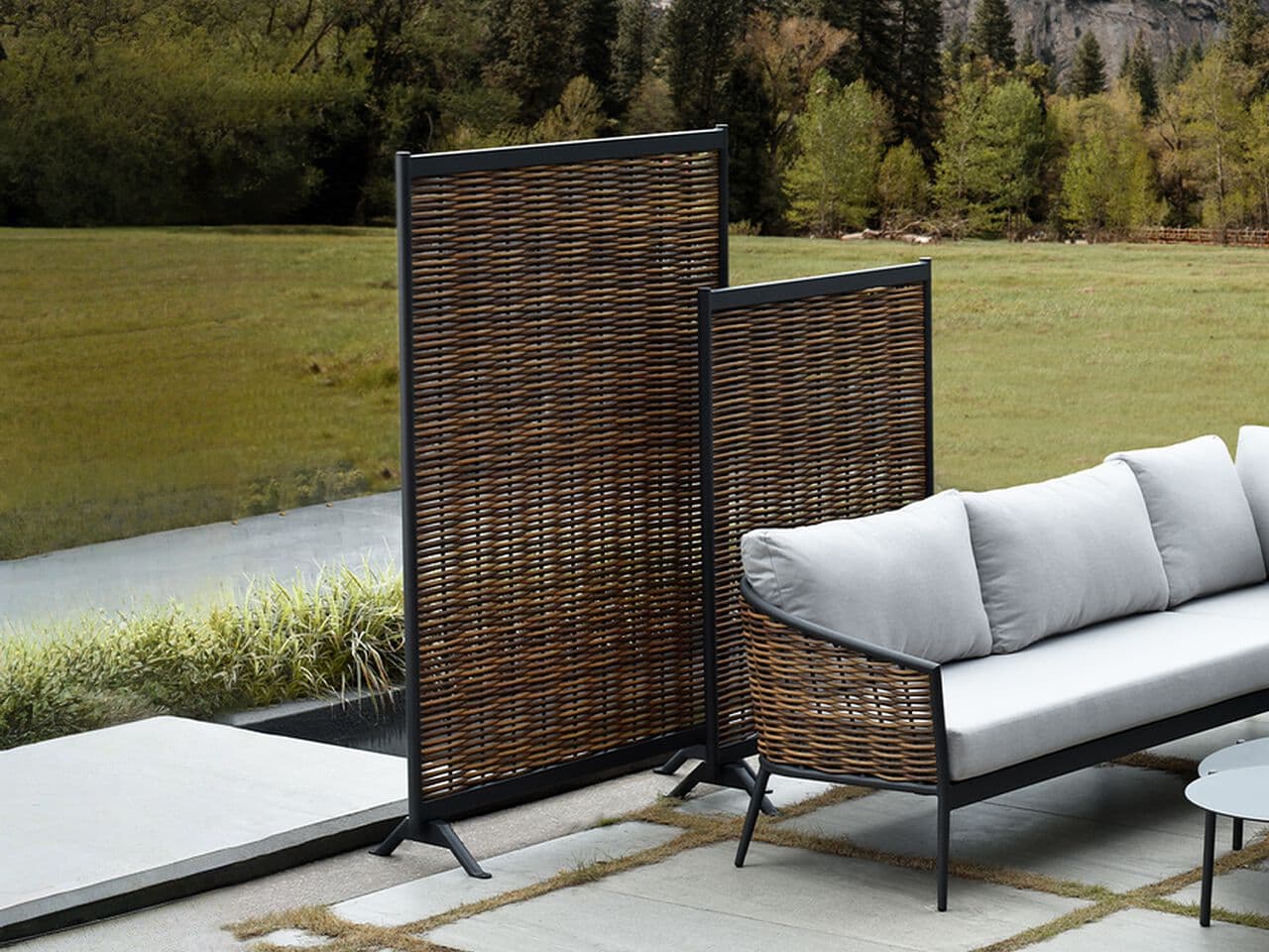 Artie
MUSES
Rattan garden partition