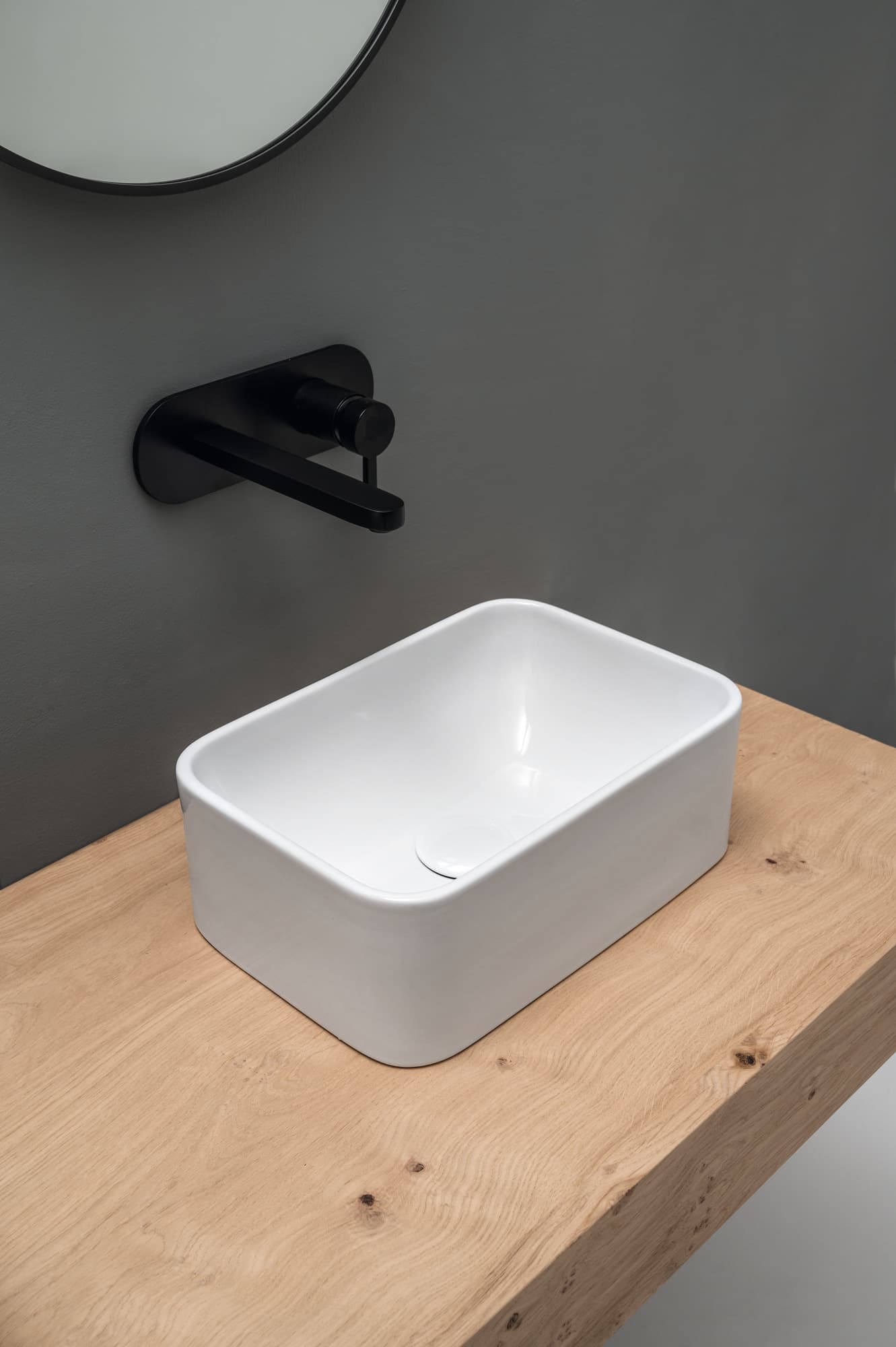 Axa
NORMAL
Countertop rectangular ceramic handrinse basin
