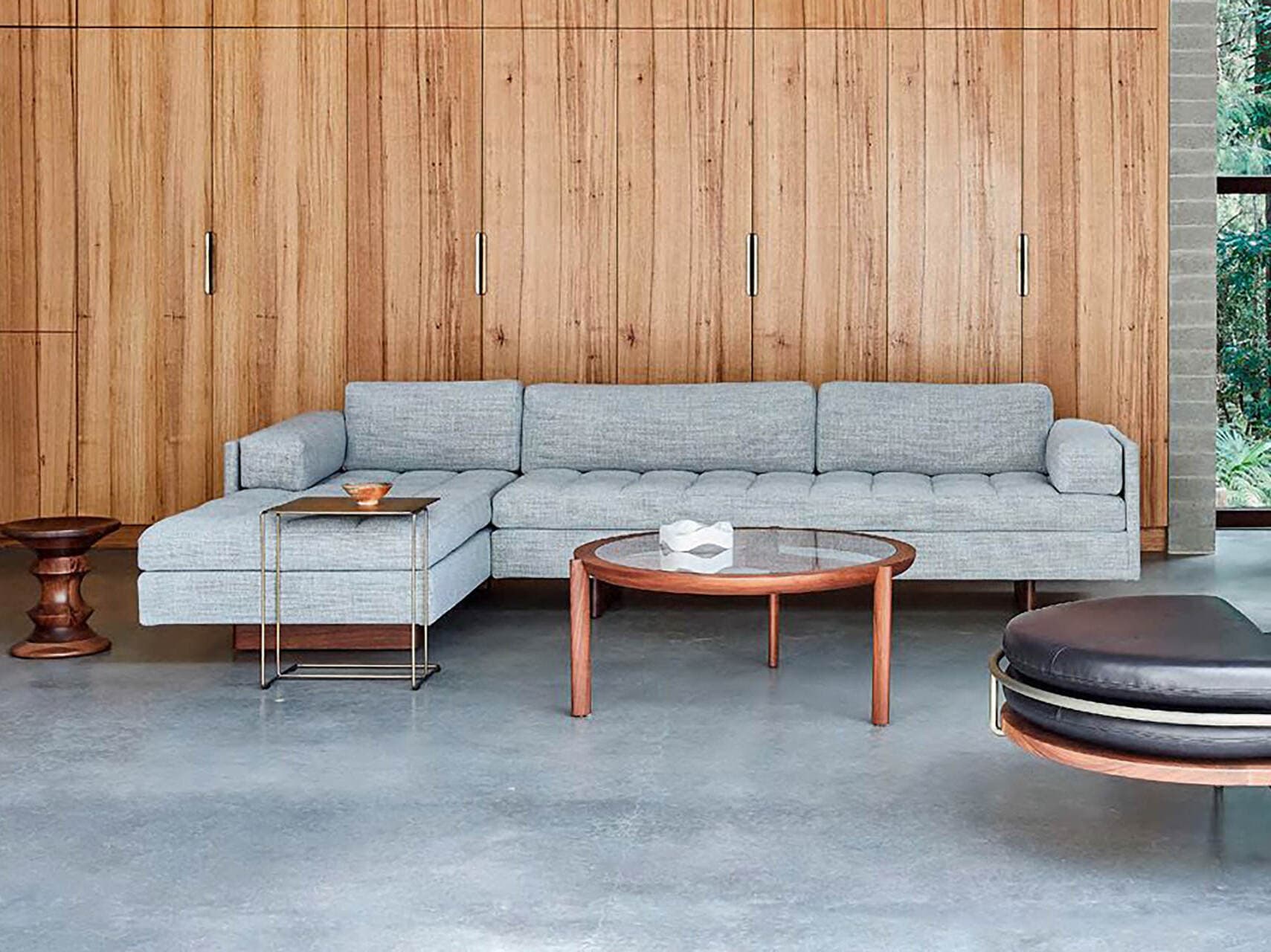 BassamFellows
ASYMMETRIC
Modular sofa