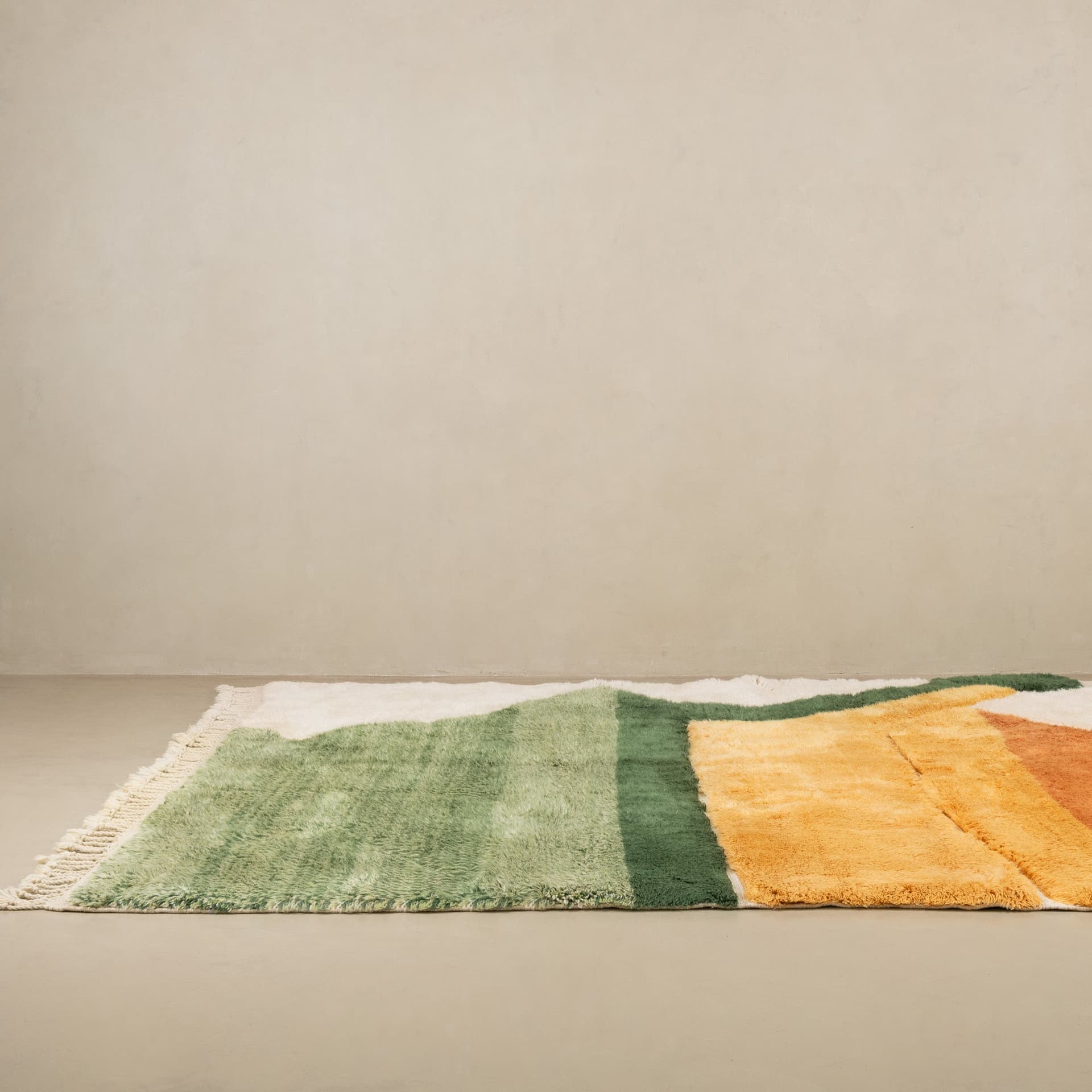 Benisouk
VERDANT DUNE – MOSS
Hand-knotted shag rug