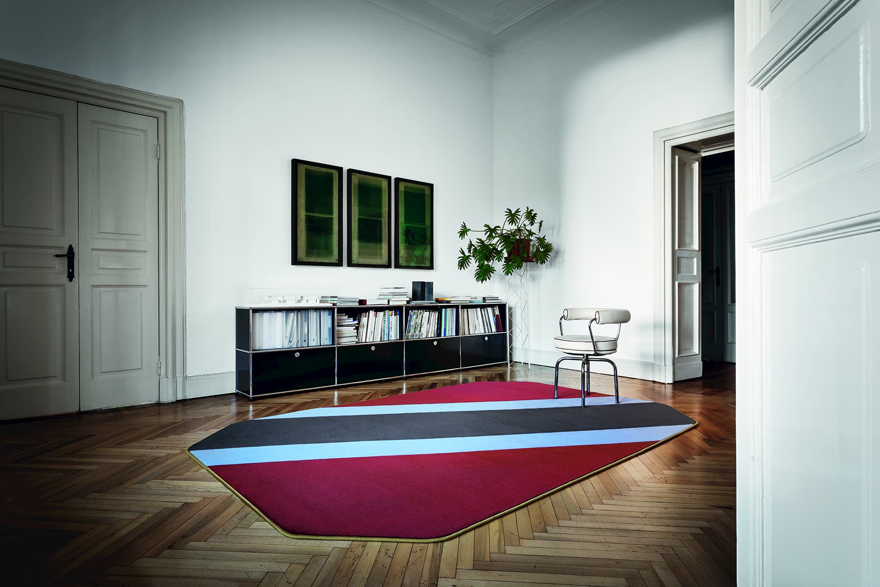 Besana Moquette
DUCALE MEDIUM
Polyamide rug with geometric shapes