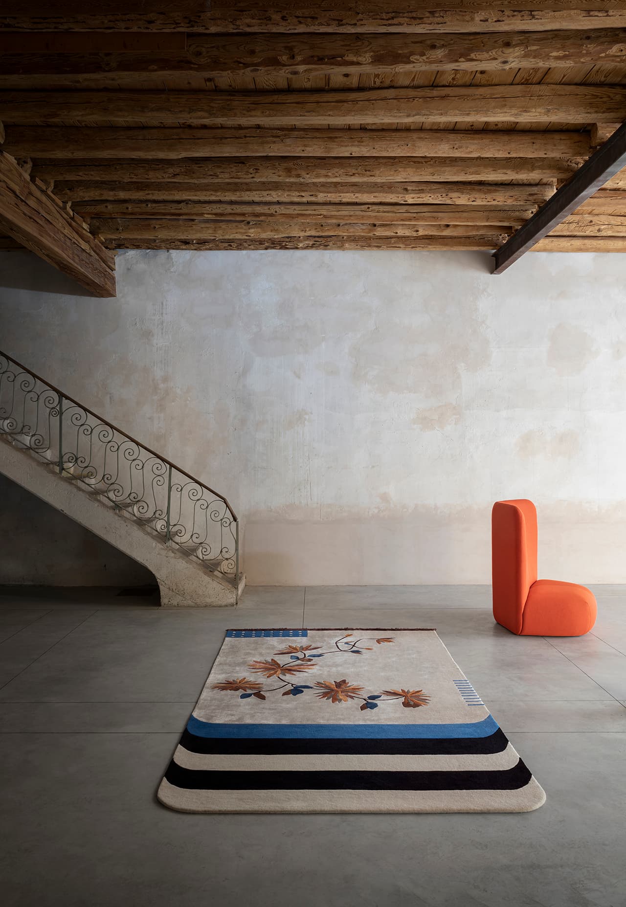 Besana Moquette
KYU
Rug with floral pattern