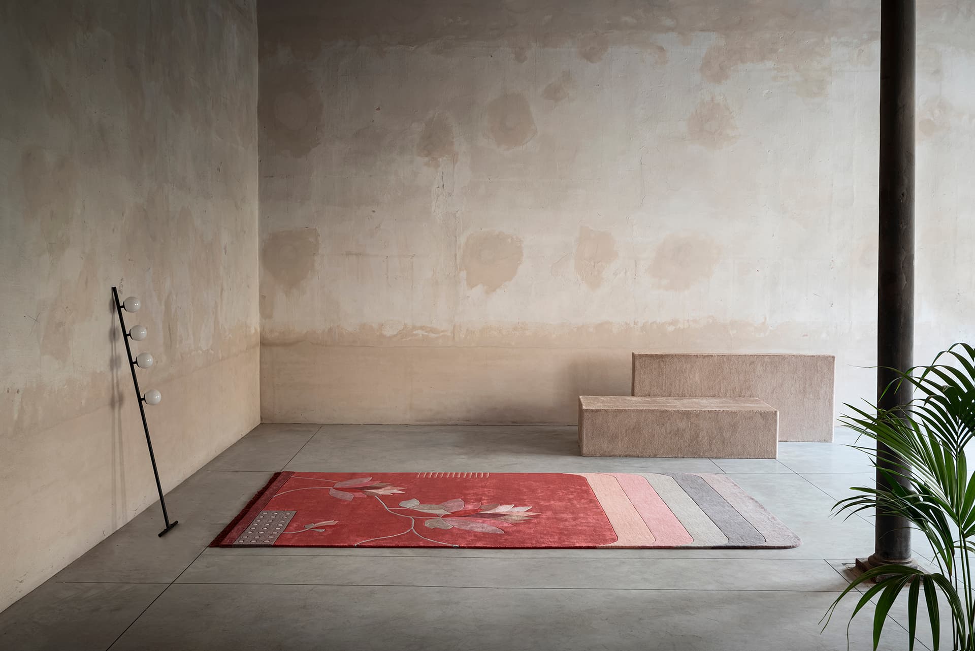 Besana Moquette
RYU
Rug with floral pattern