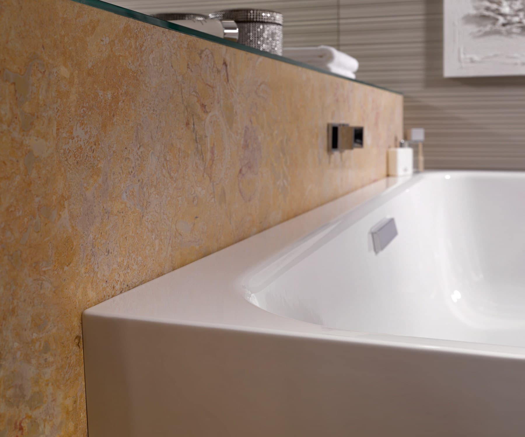 Bette
BETTEART V
Corner enamelled steel bathtub