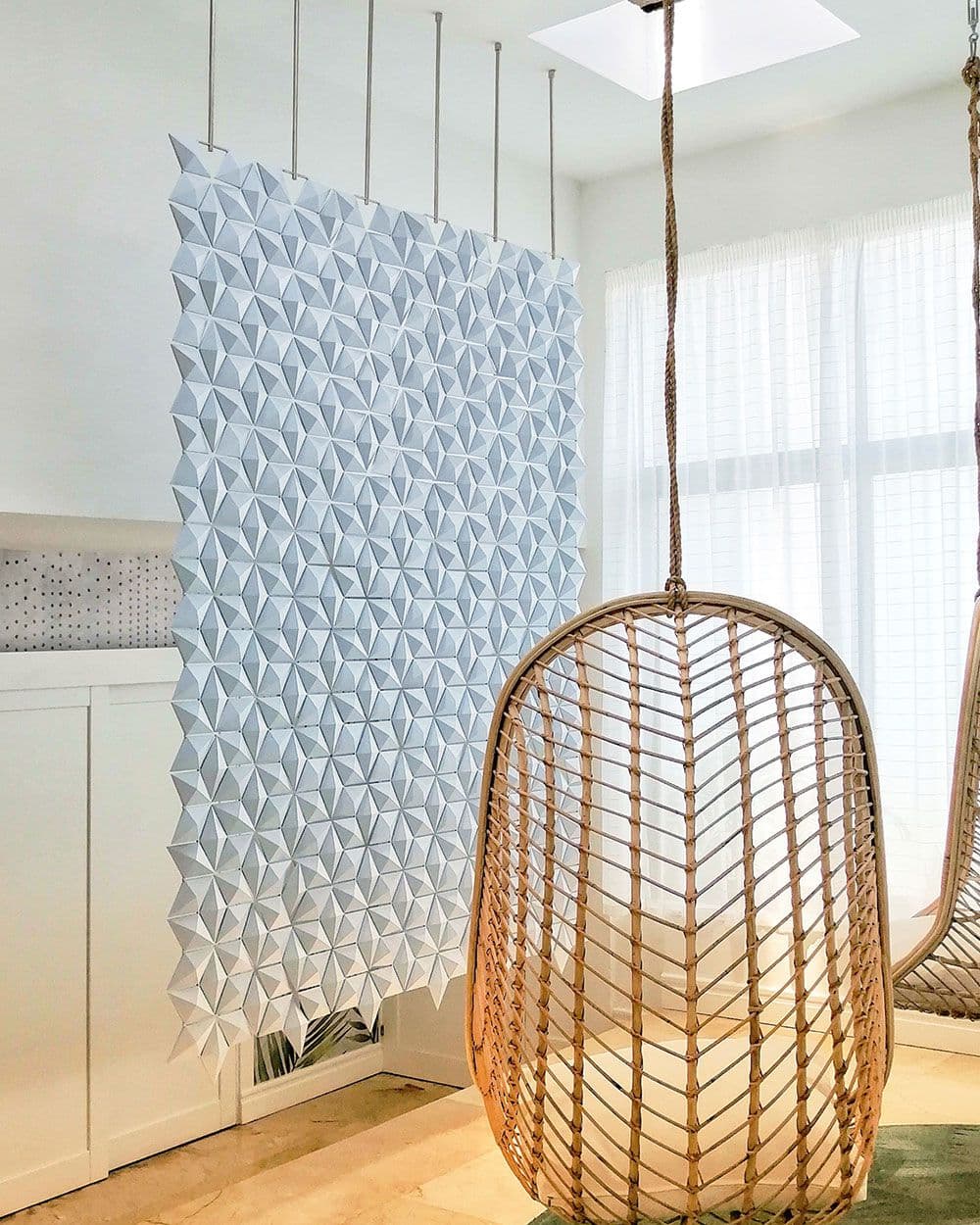 Bloomming
FACET 204 × 265 CM IN PALE BLUE
Dynamic space divider