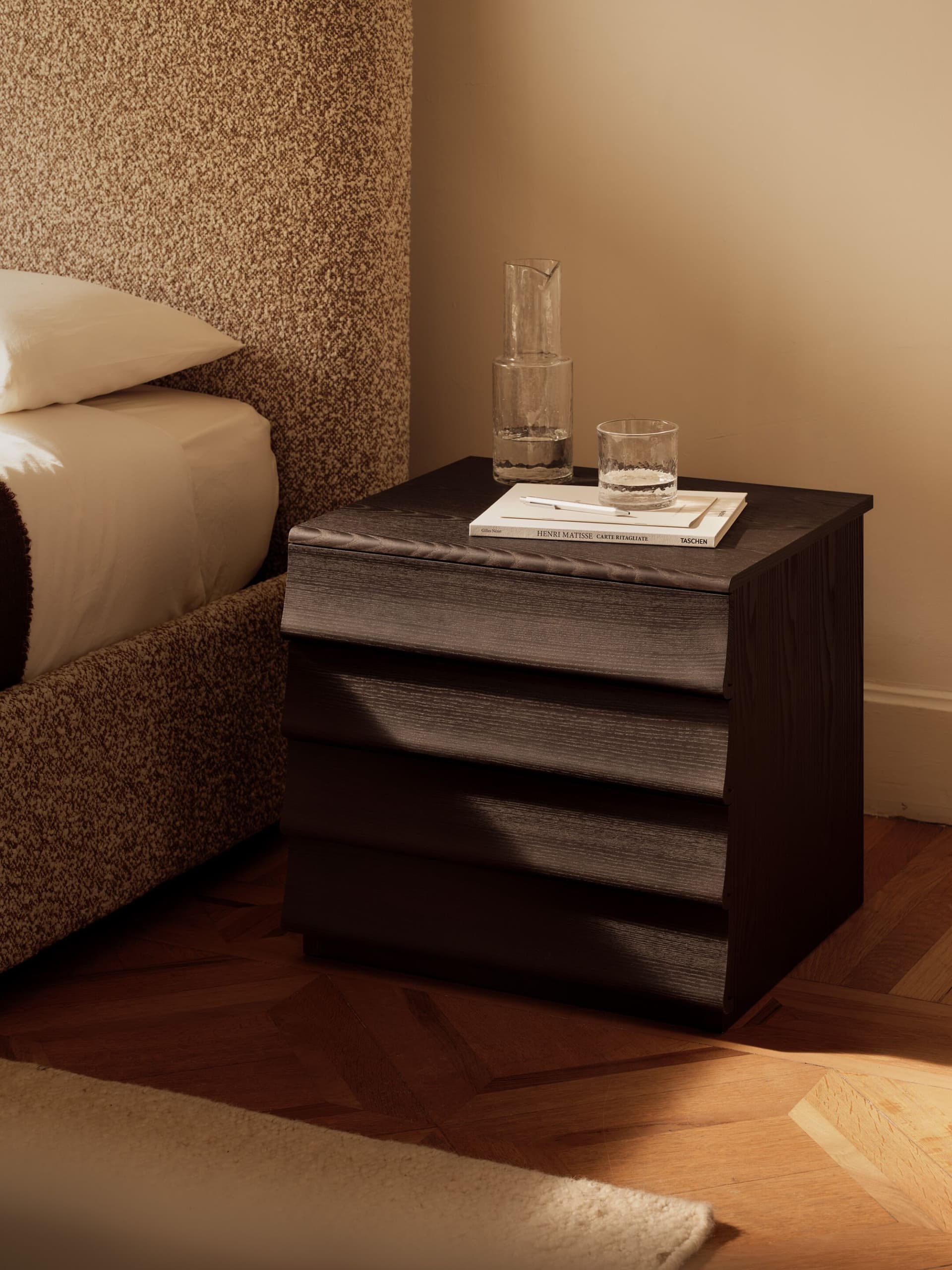 Bolzan
RIDEAUX
Ash bedside table