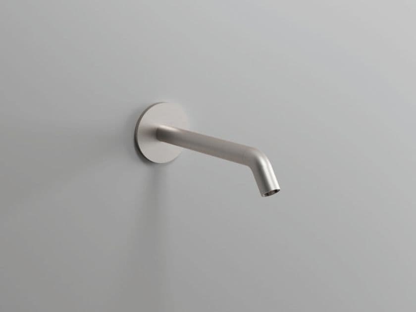 Bongio
MARGOT
Wall-mounted chromed brass sink spout