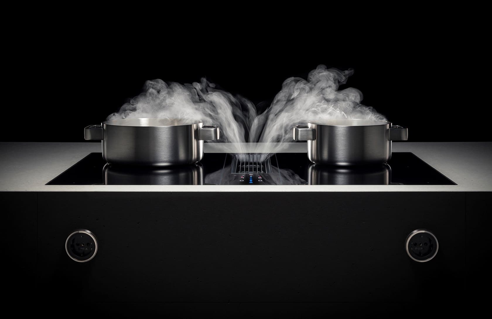 Bora
CKFI
Surface induction glass ceramic cooktop with 2 cooking zones