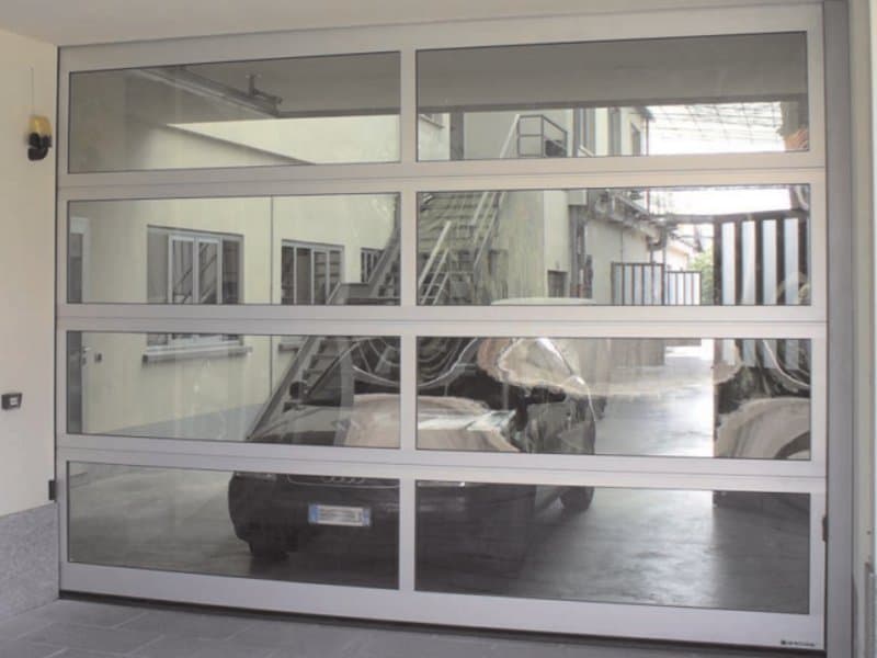 Breda
LUX
Sectional door