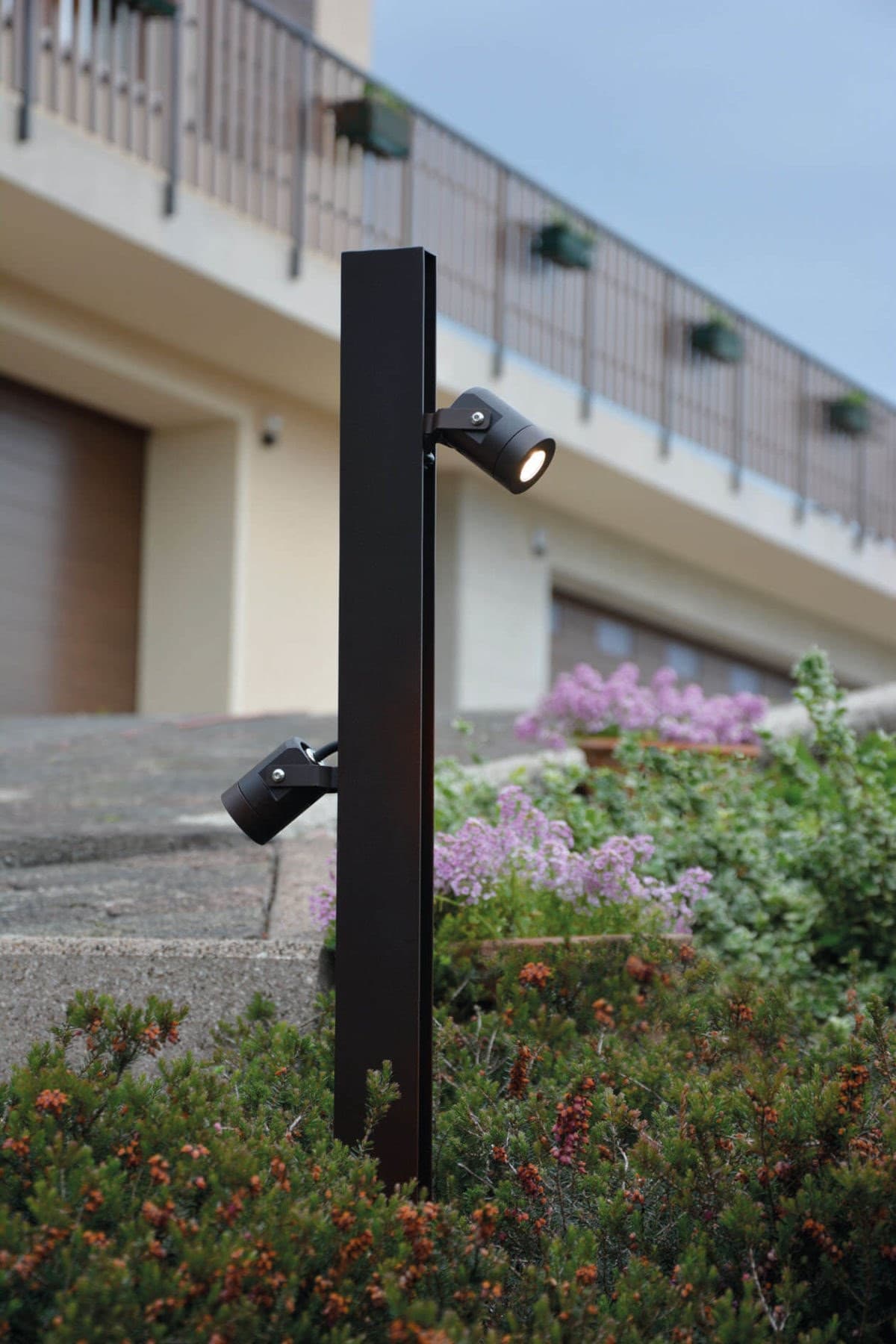 Brillamenti
KAKTUS
LED bollard light for Public Areas
