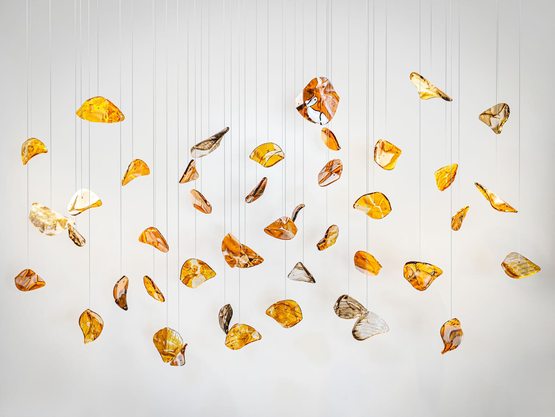 BROKISGLASS
BLOOM
Recycled glass installation