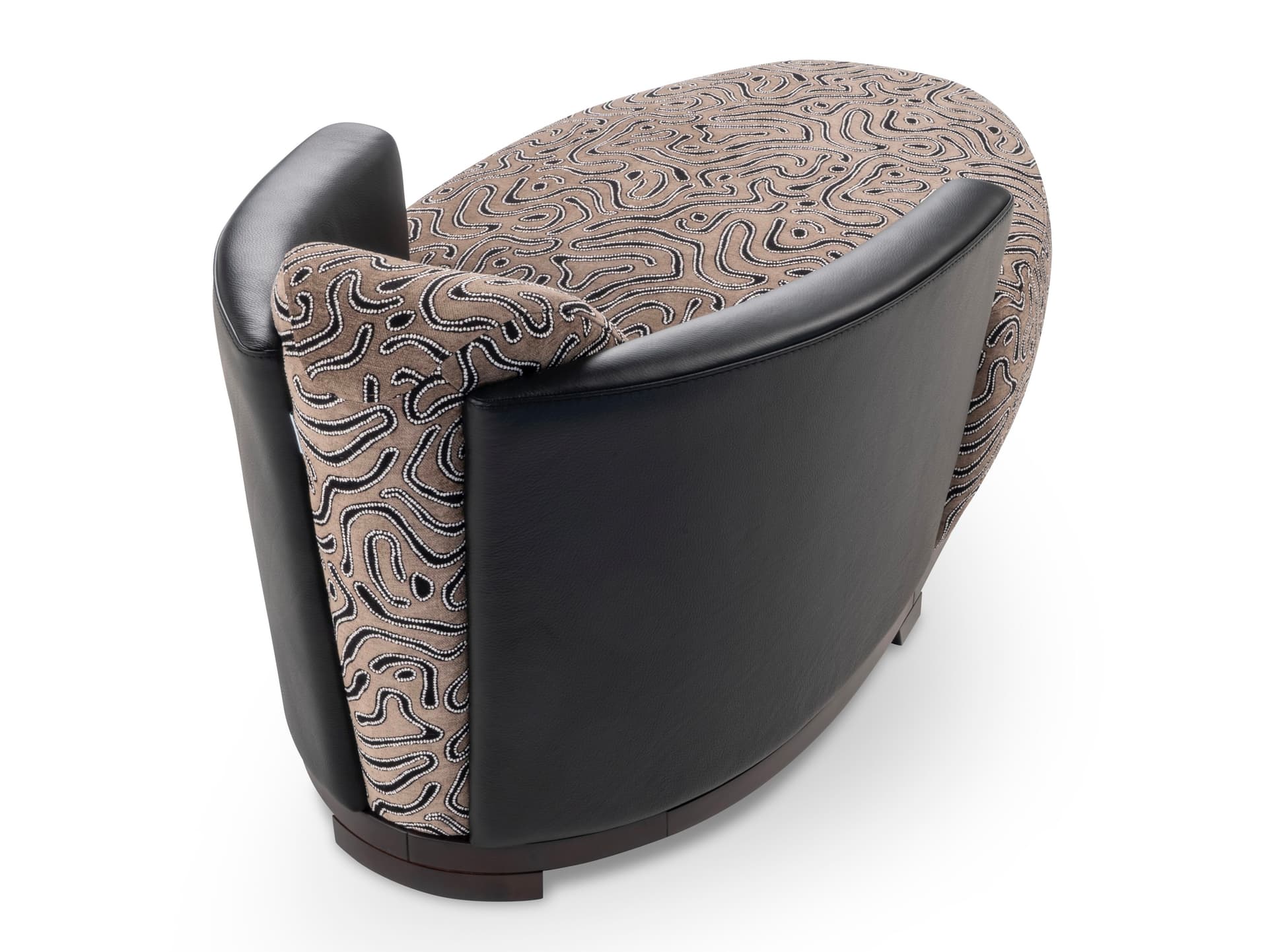 Calia Italia
HOTEL
Upholstered fabric day bed